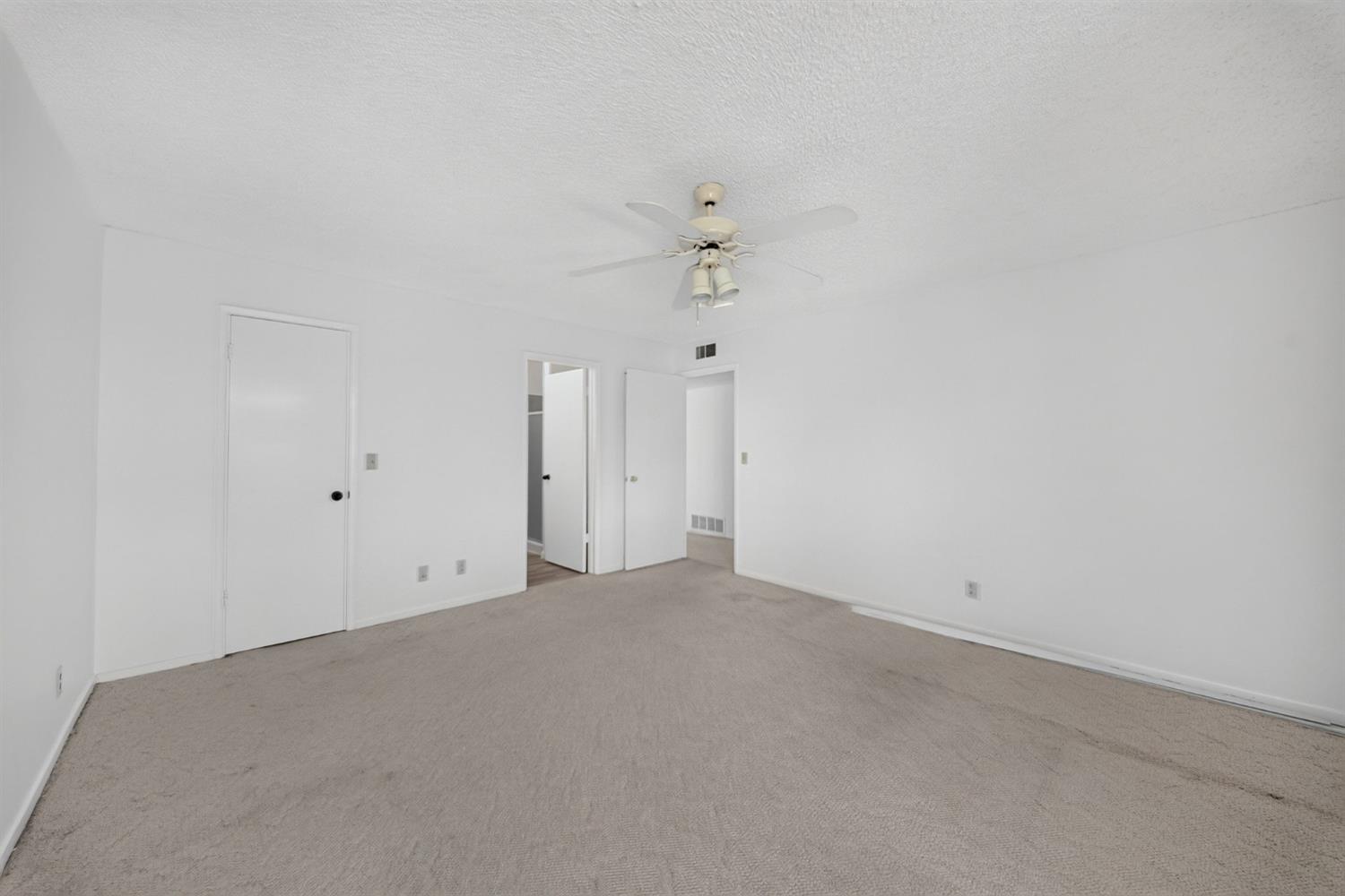 317 W Sierra Ave #117, Fresno, CA 93704