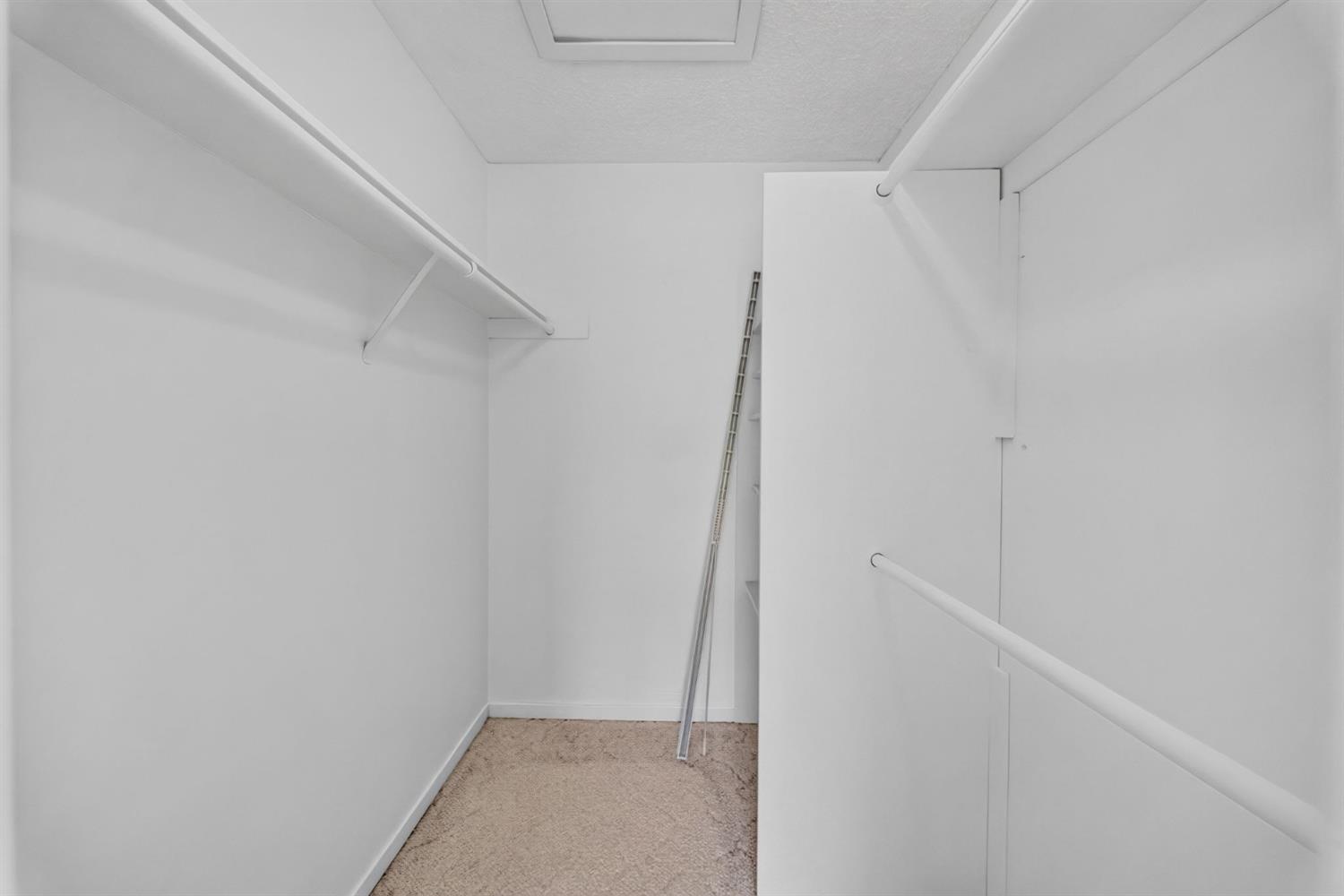 317 W Sierra Ave #117, Fresno, CA 93704