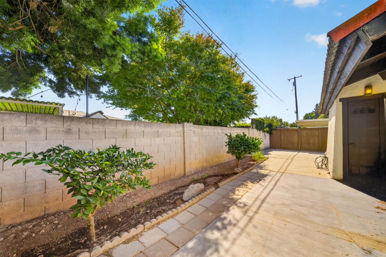 317 W Sierra Ave #117, Fresno, CA 93704