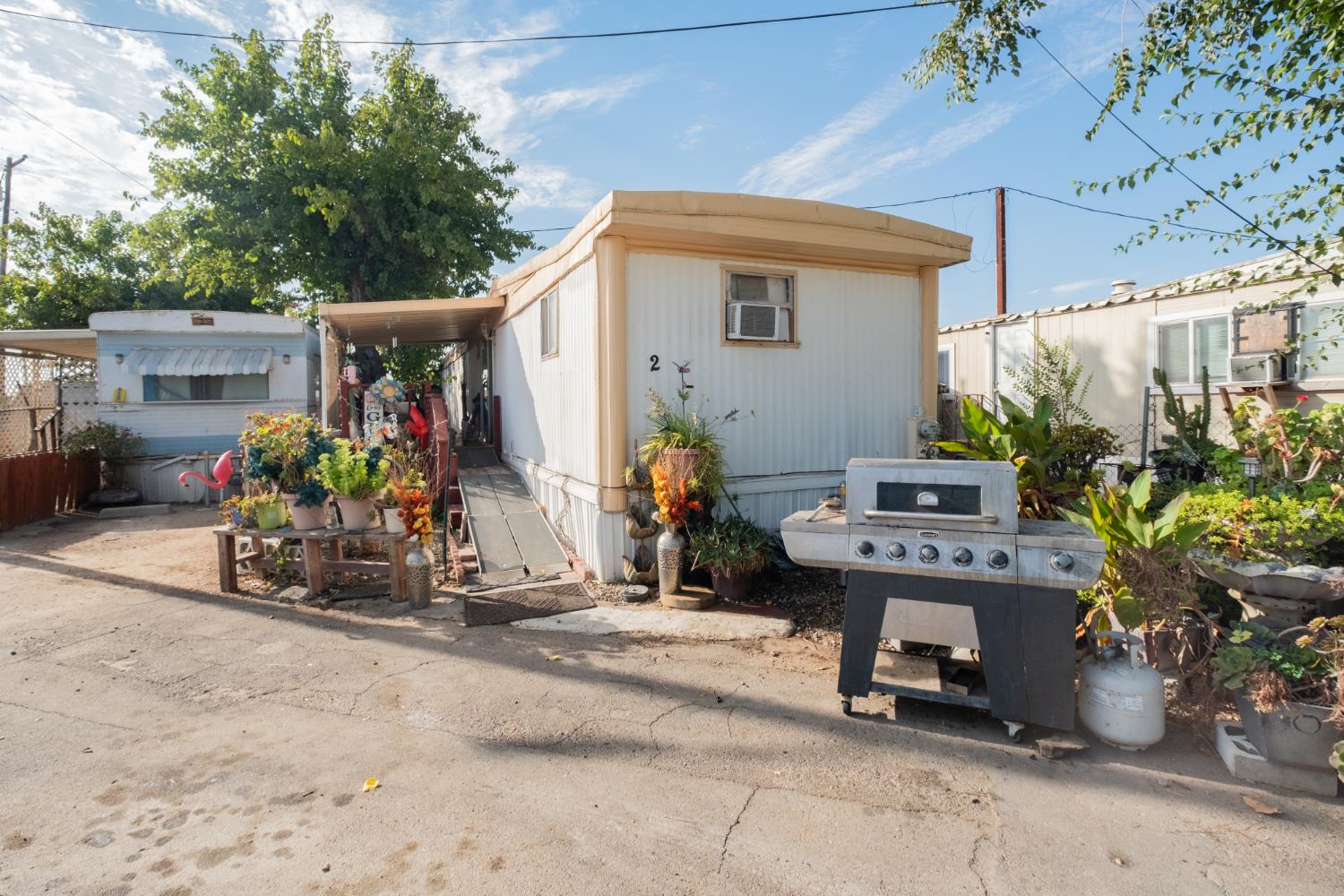 1941 N Golden State Blvd #SPC 2, Fresno, CA 93705