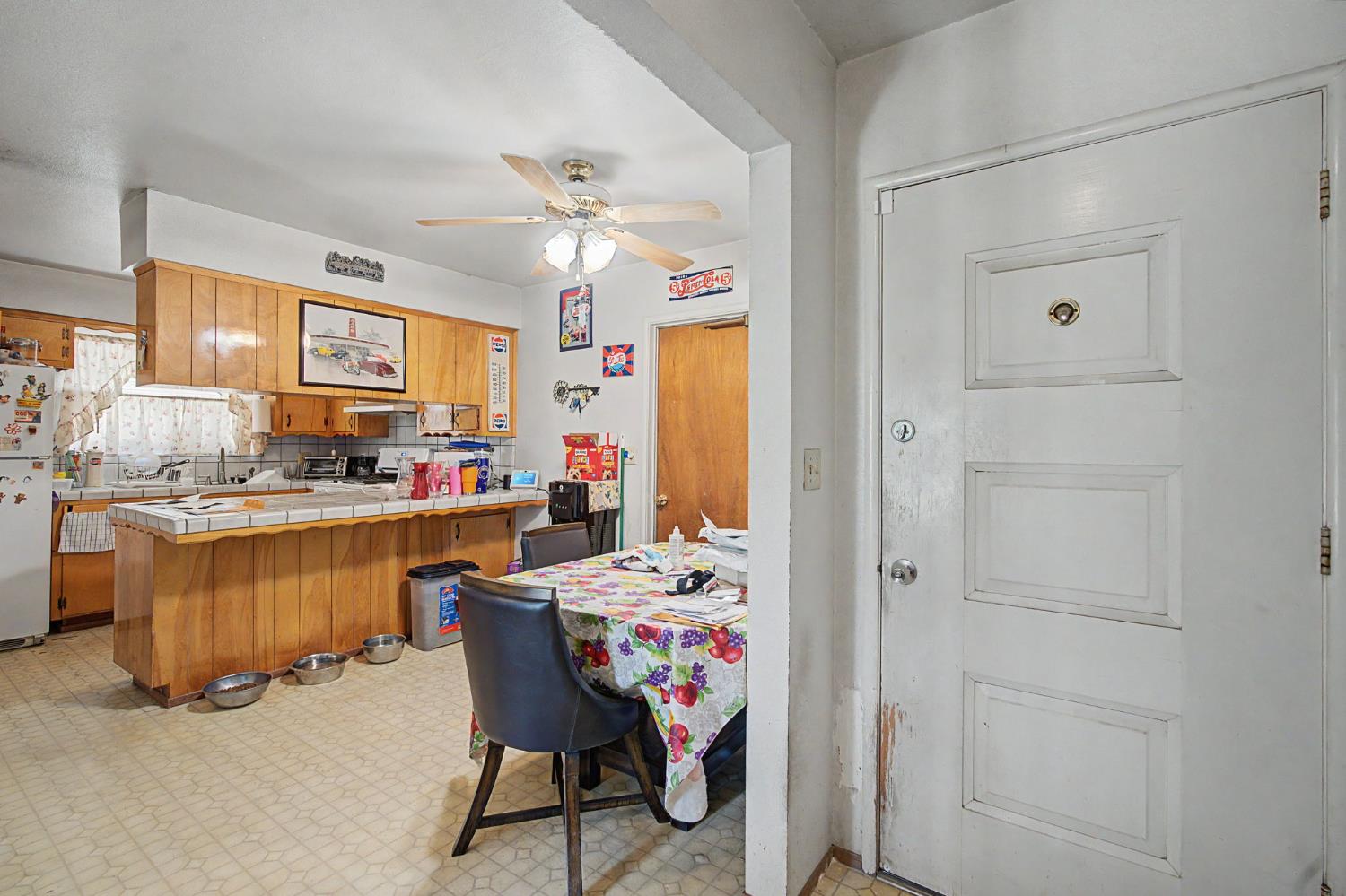 10129 Heath St, Hanford, CA 93230
