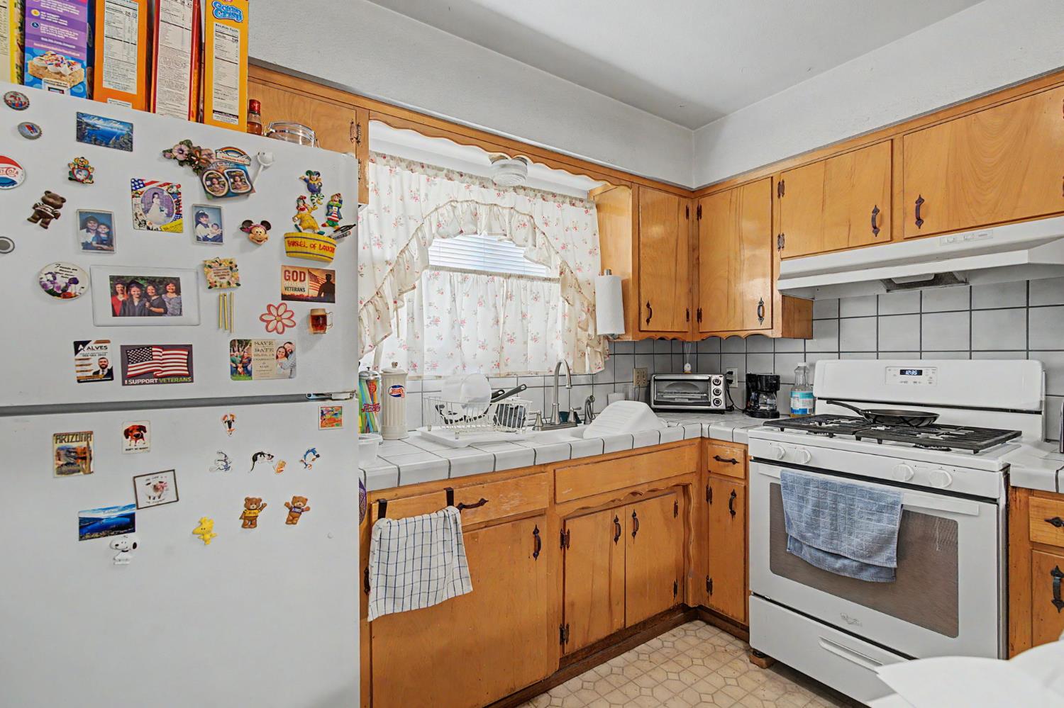 10129 Heath St, Hanford, CA 93230
