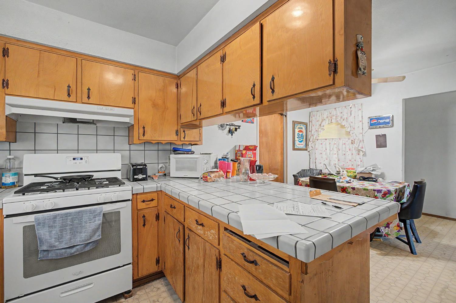 10129 Heath St, Hanford, CA 93230