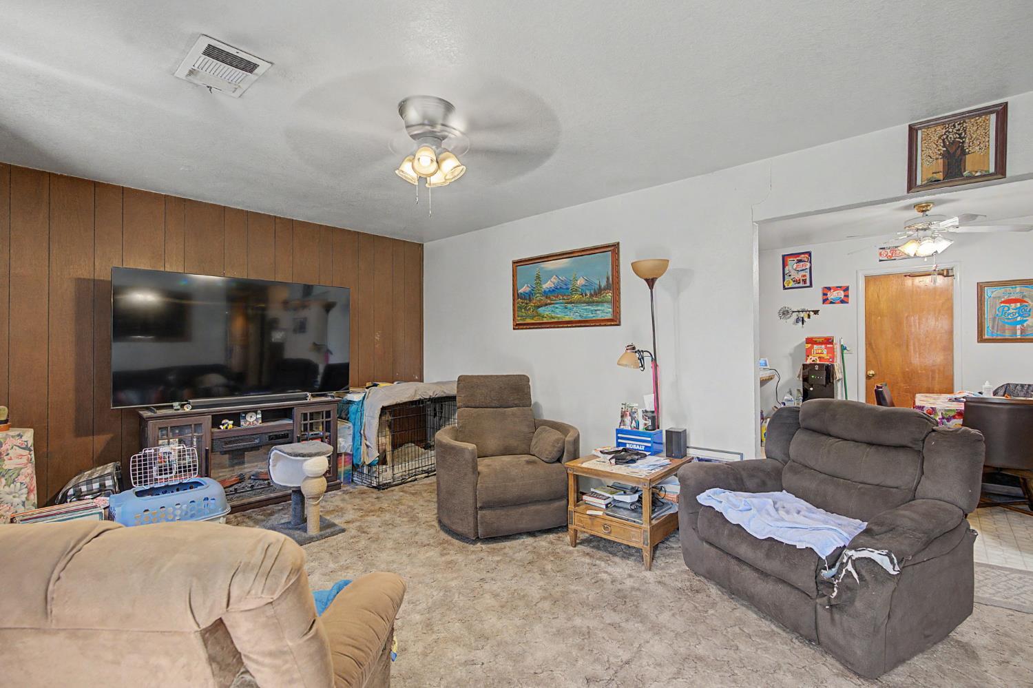 10129 Heath St, Hanford, CA 93230