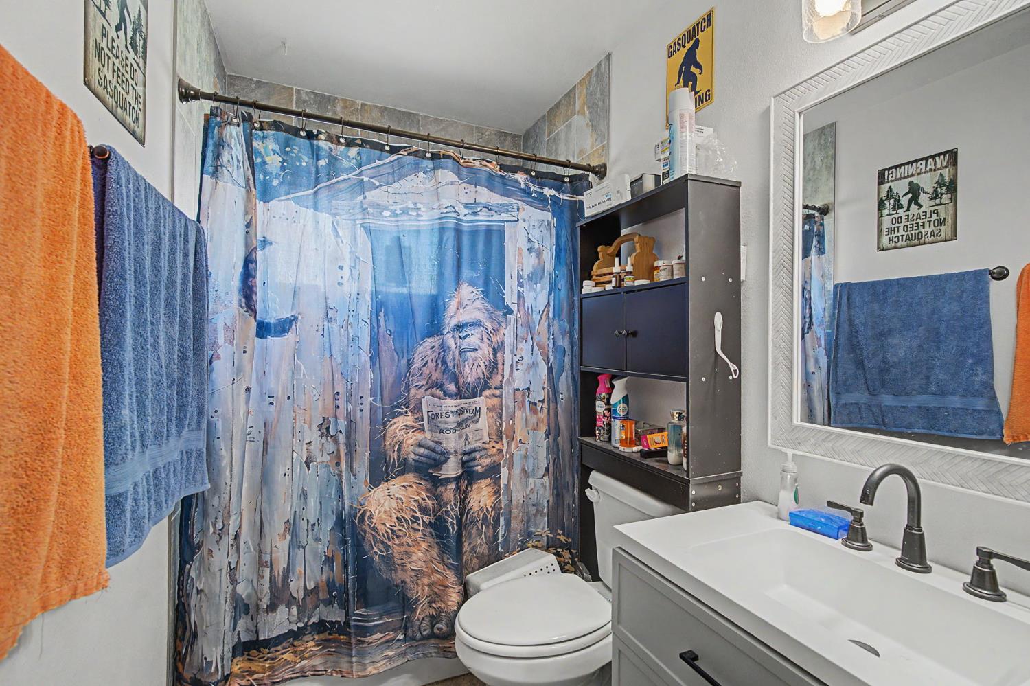 10129 Heath St, Hanford, CA 93230