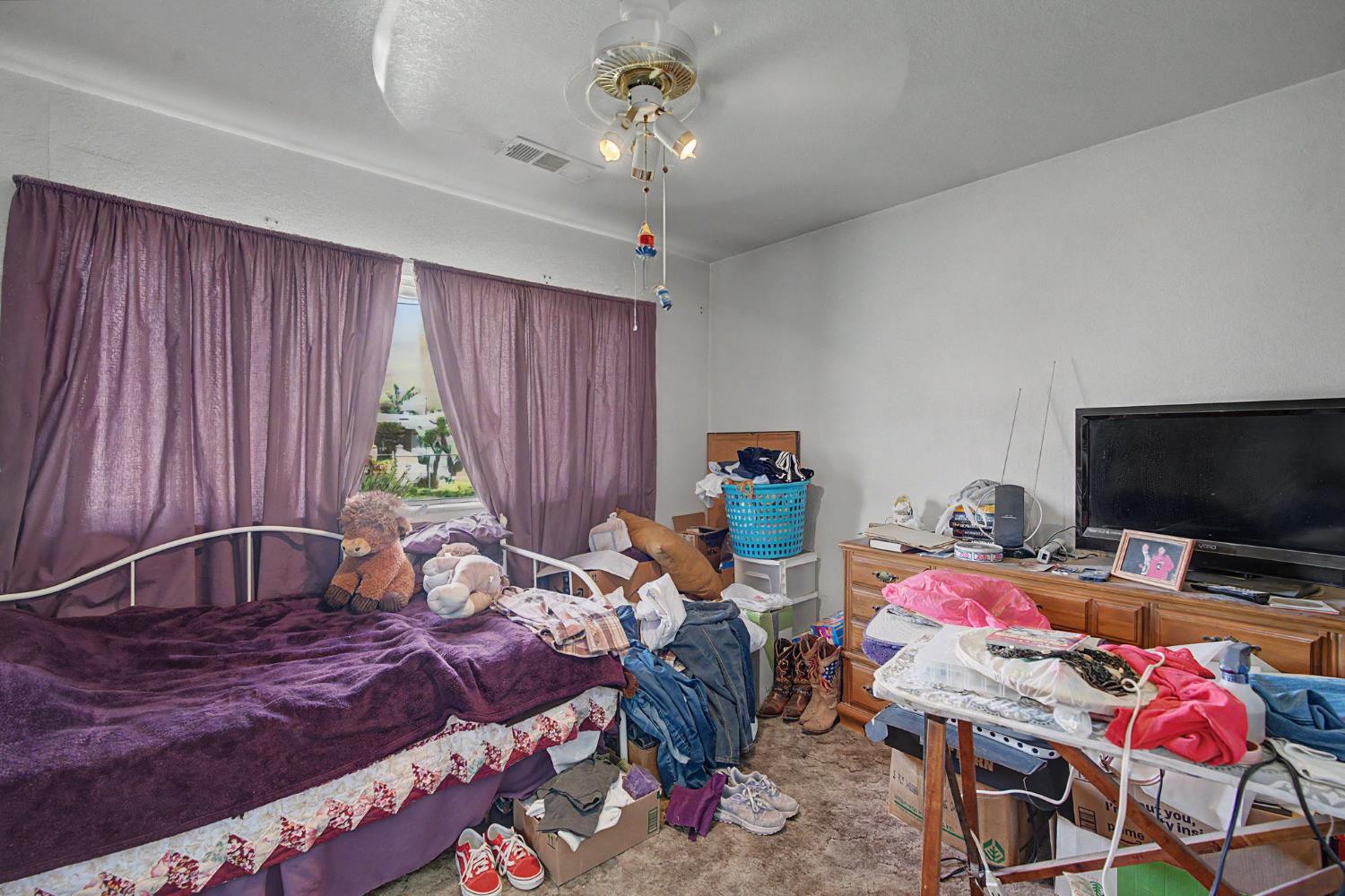 10129 Heath St, Hanford, CA 93230