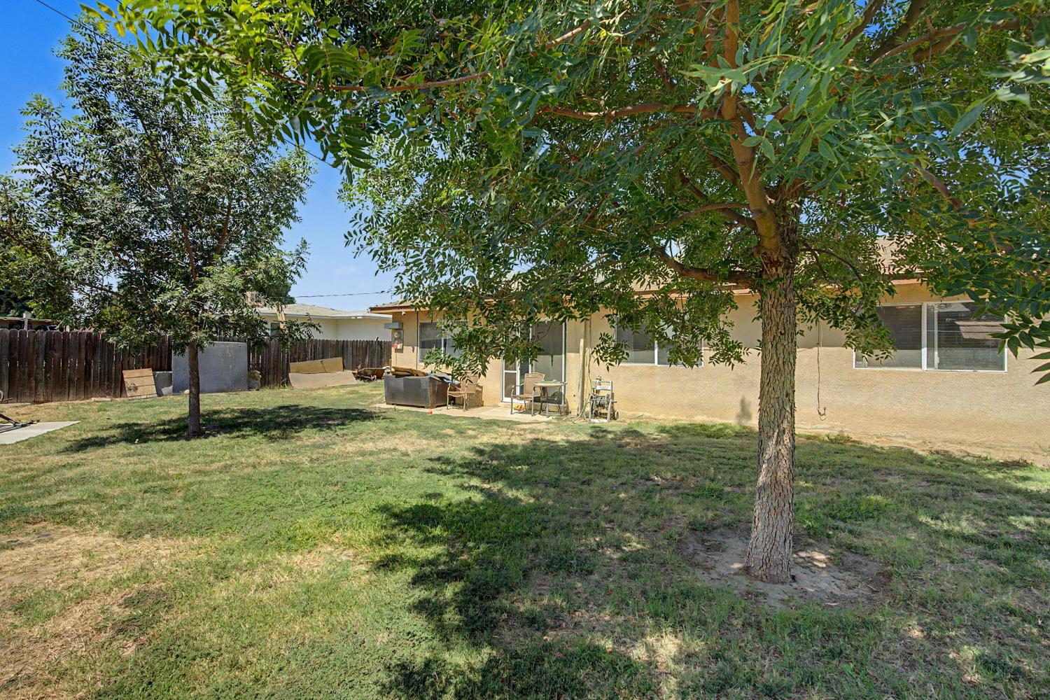10129 Heath St, Hanford, CA 93230