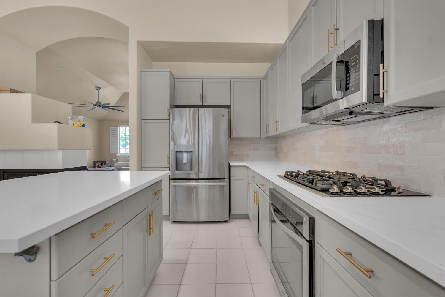 5671 W Athens Ave, Fresno, CA 93722