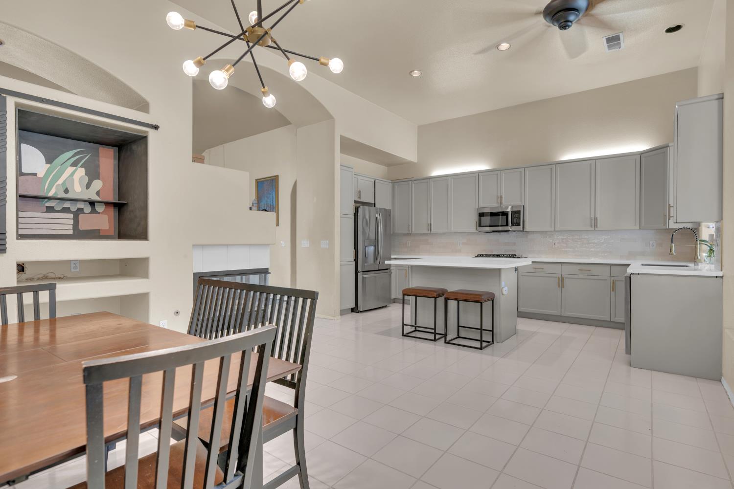 5671 W Athens Ave, Fresno, CA 93722