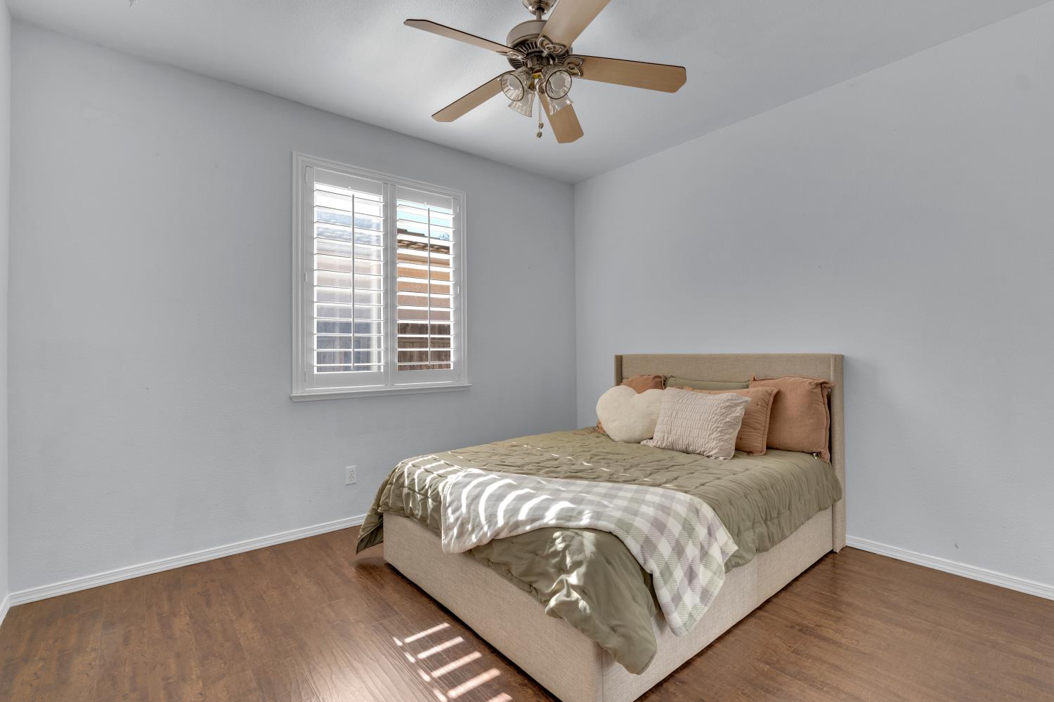5671 W Athens Ave, Fresno, CA 93722