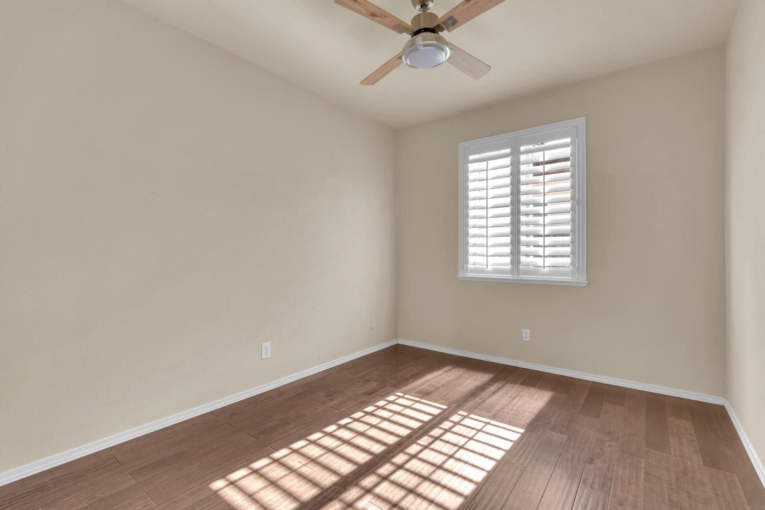 5671 W Athens Ave, Fresno, CA 93722