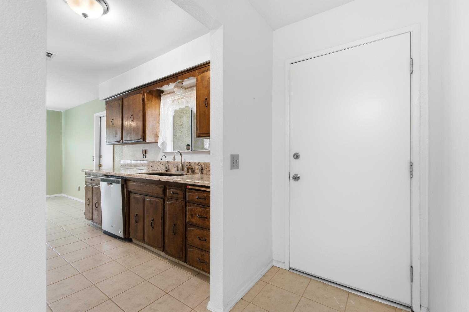 509 Ashlan Way, Madera, CA 93638