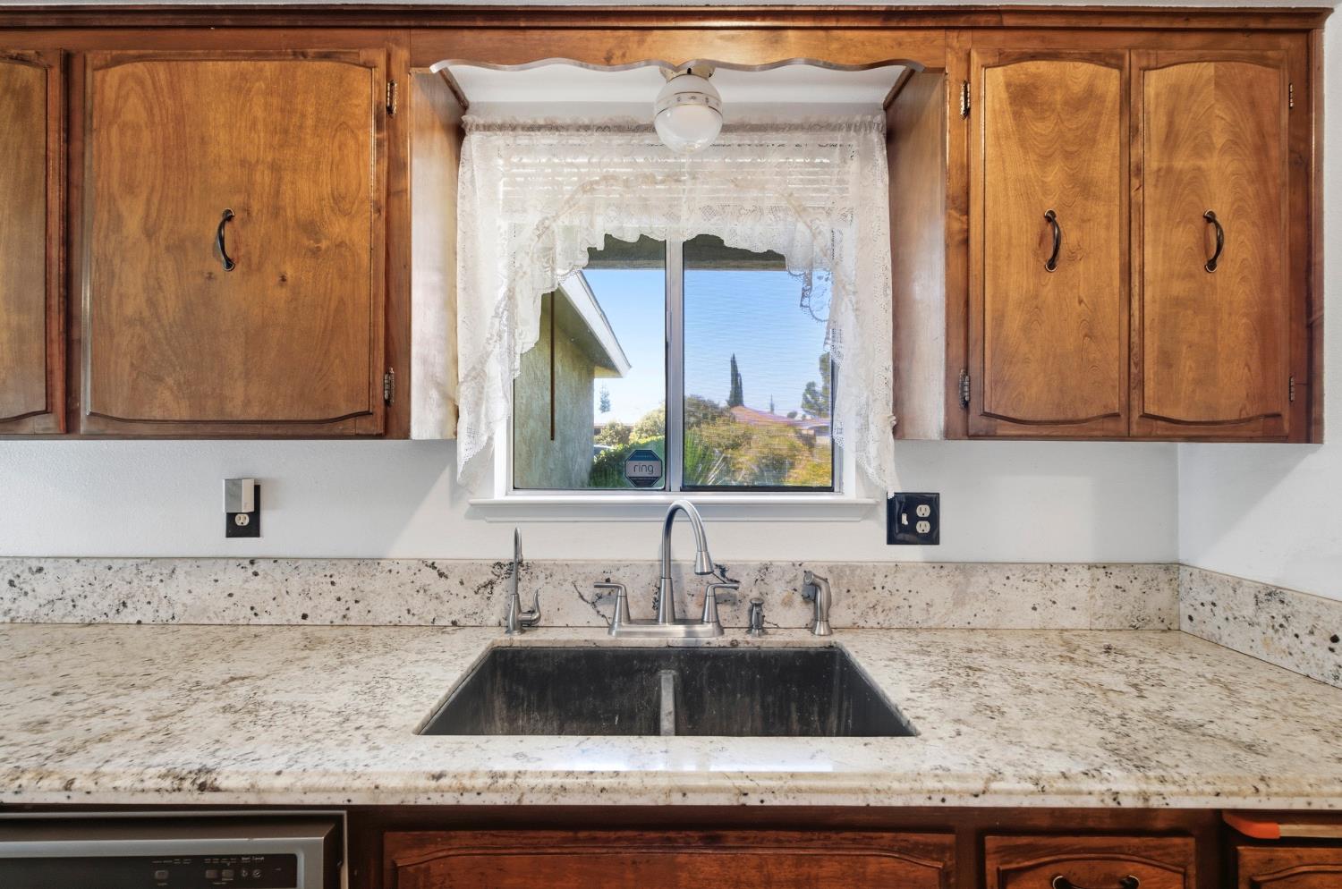 509 Ashlan Way, Madera, CA 93638
