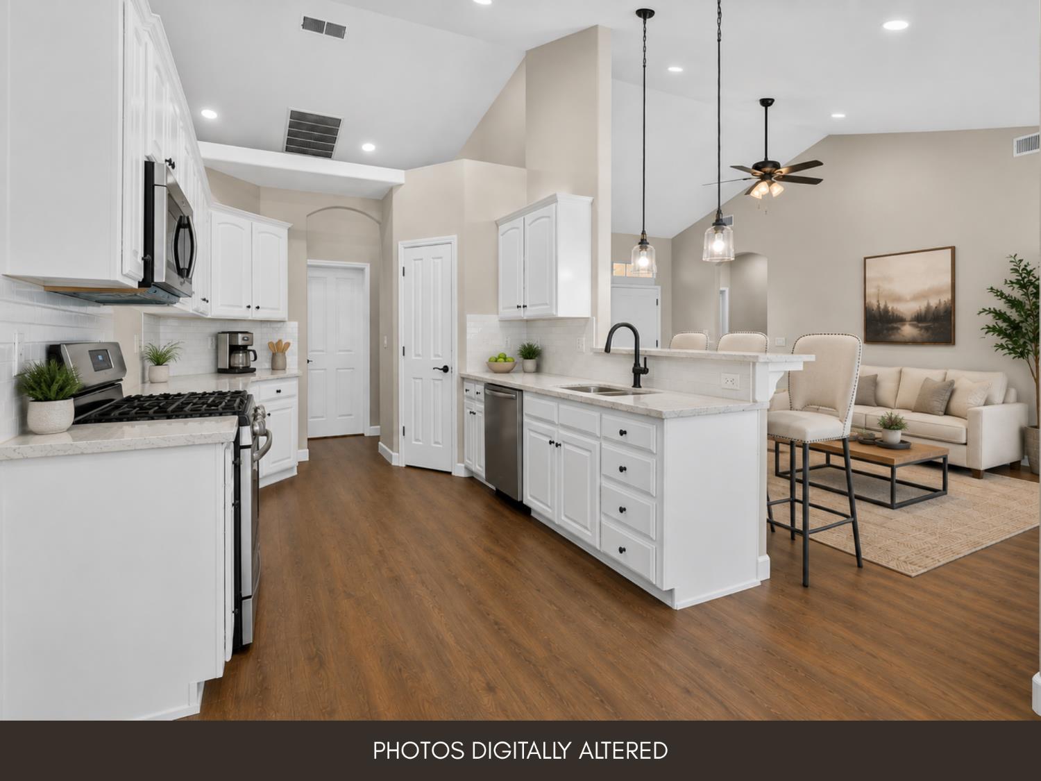 1039 E Hogan Ave, Fresno, CA 93730
