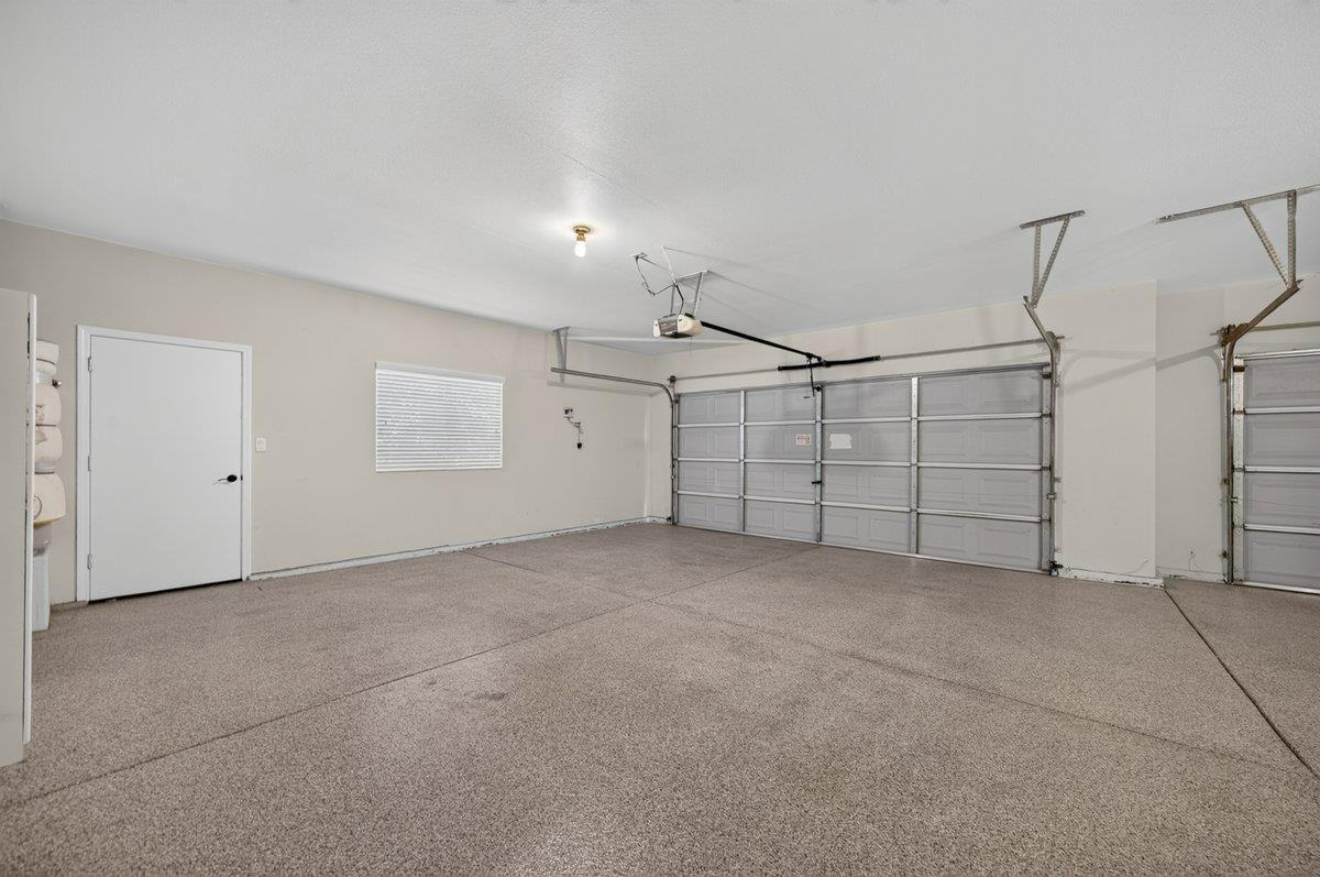 1039 E Hogan Ave, Fresno, CA 93730