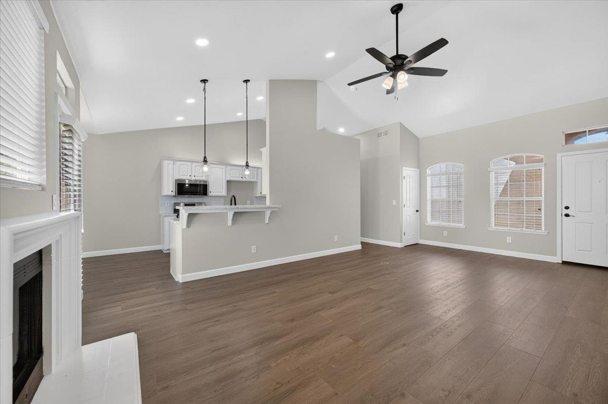 1039 E Hogan Ave, Fresno, CA 93730