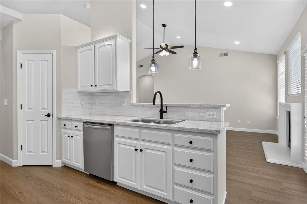 1039 E Hogan Ave, Fresno, CA 93730