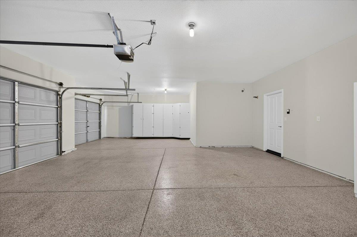 1039 E Hogan Ave, Fresno, CA 93730