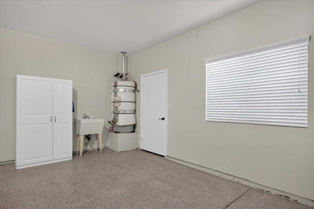 1039 E Hogan Ave, Fresno, CA 93730