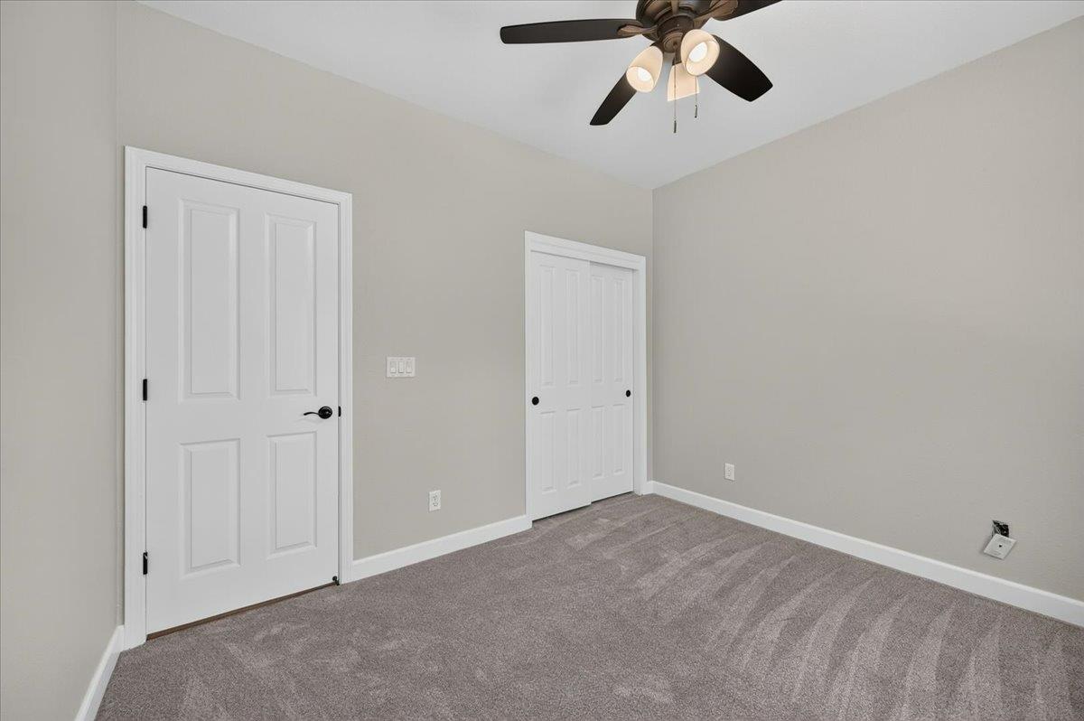 1039 E Hogan Ave, Fresno, CA 93730