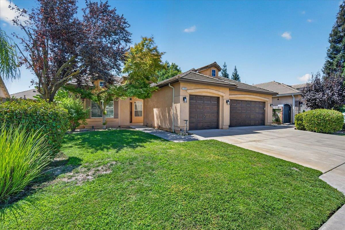 1039 E Hogan Ave, Fresno, CA 93730