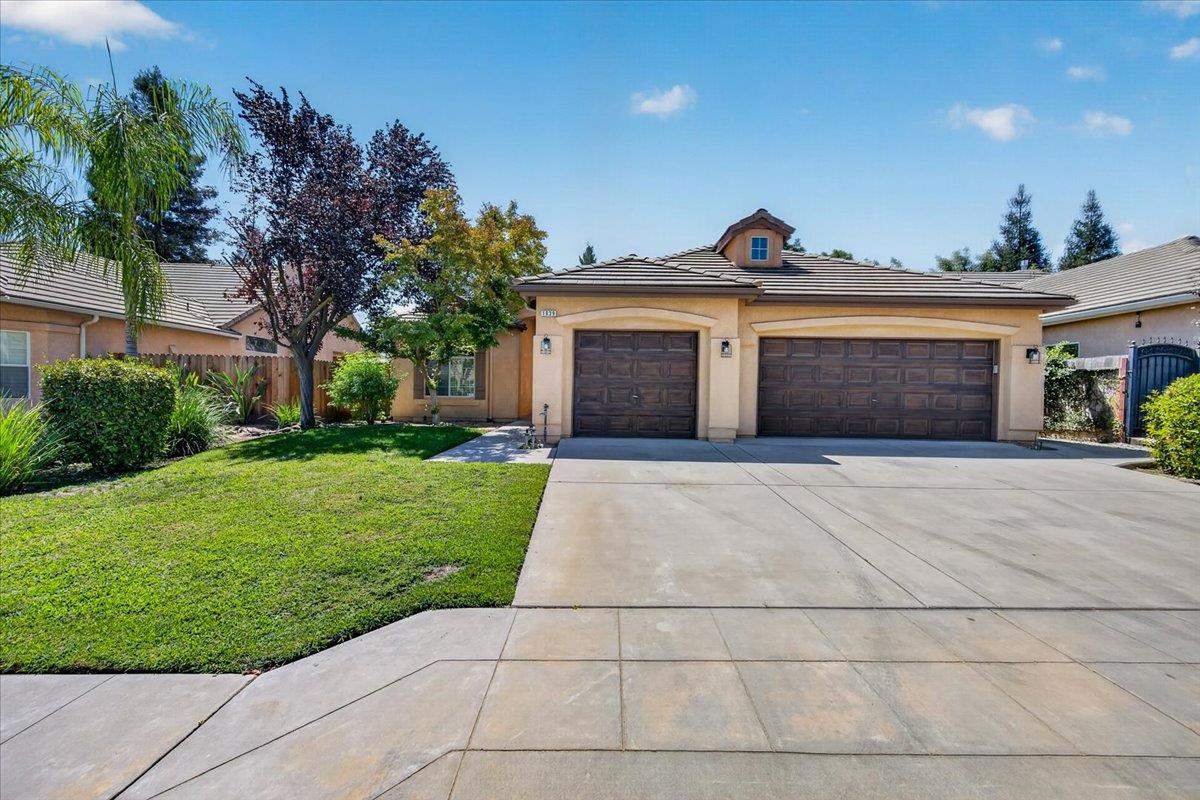 1039 E Hogan Ave, Fresno, CA 93730