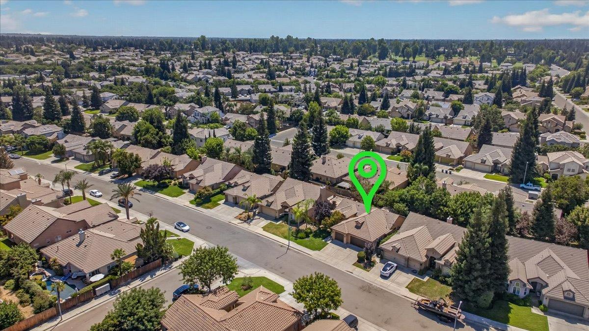 1039 E Hogan Ave, Fresno, CA 93730
