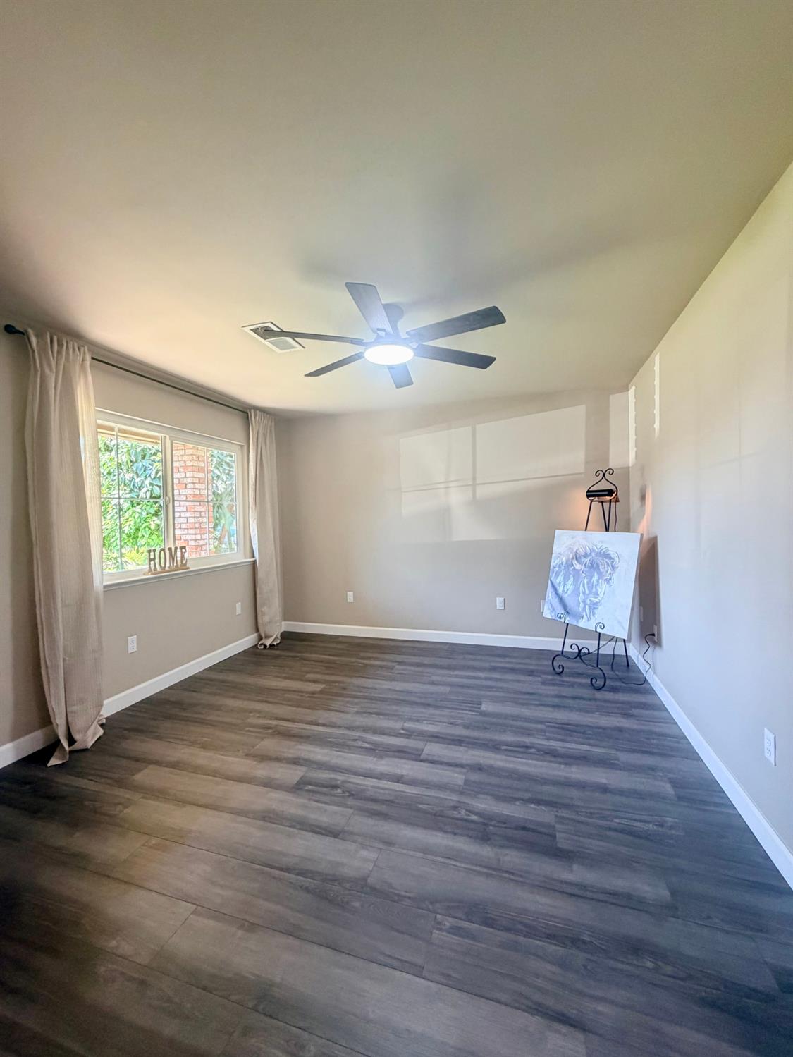 301 Mariposa St, Kingsburg, CA 93631
