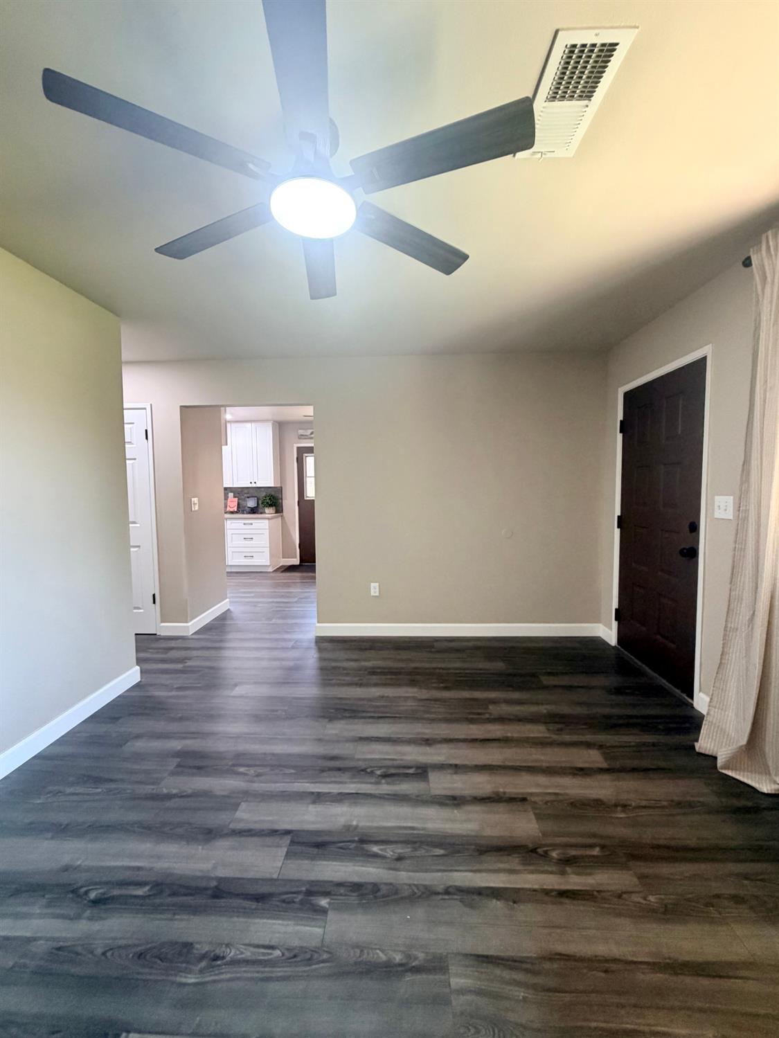 301 Mariposa St, Kingsburg, CA 93631