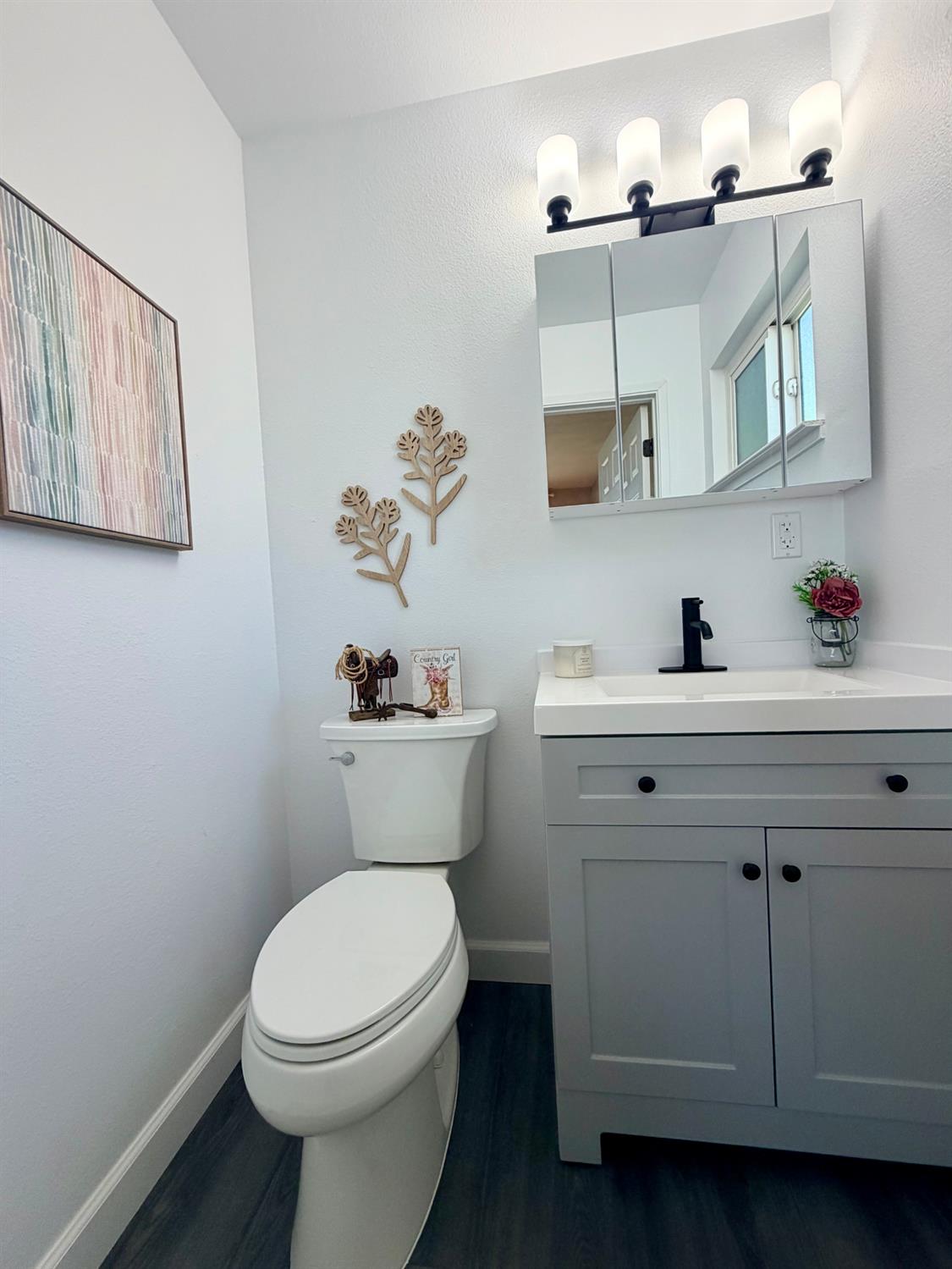 301 Mariposa St, Kingsburg, CA 93631