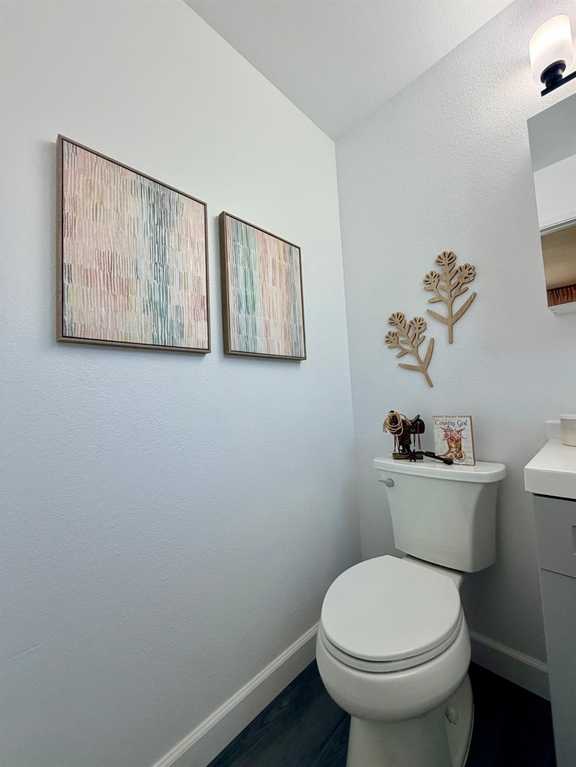 301 Mariposa St, Kingsburg, CA 93631