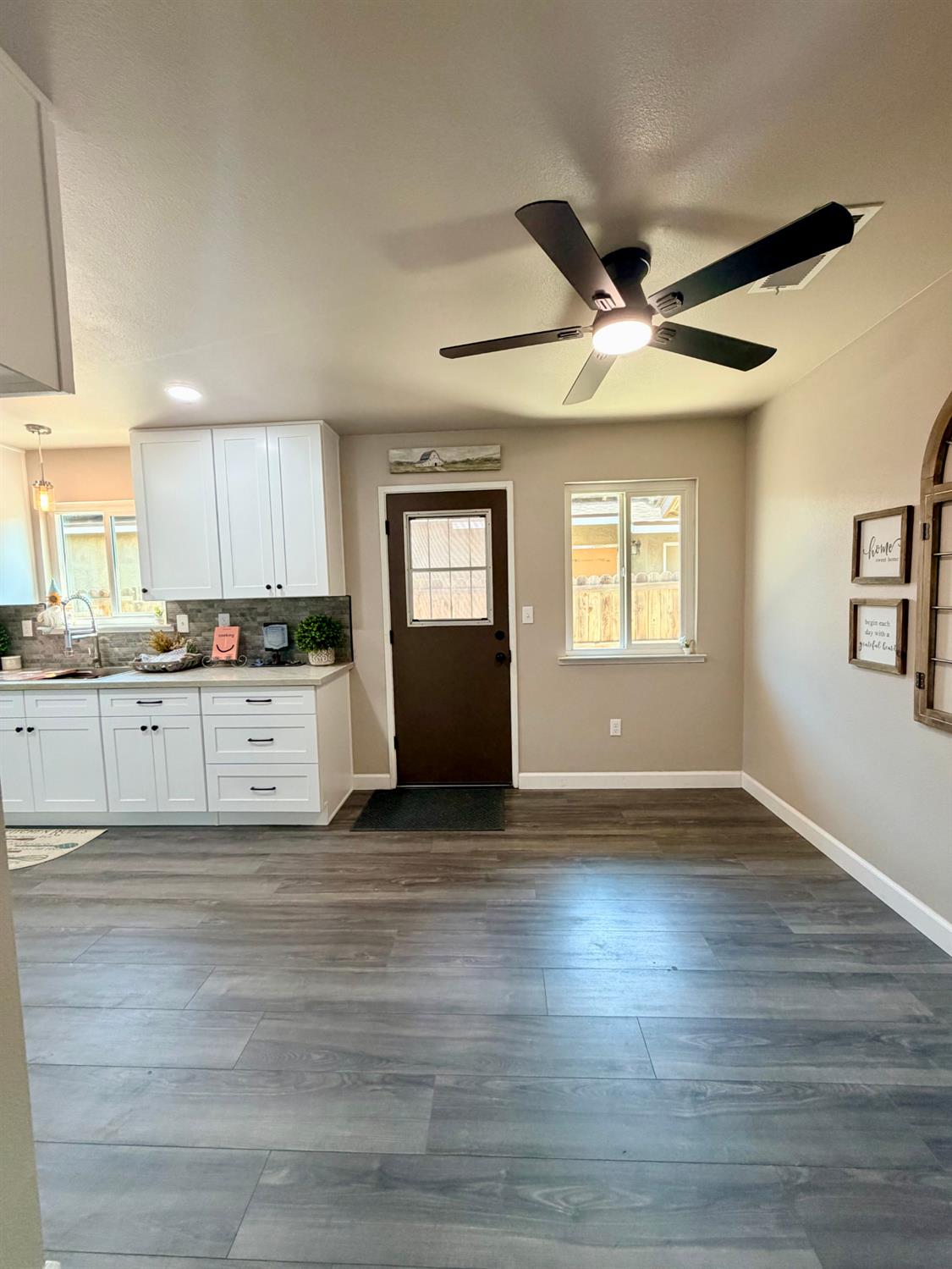 301 Mariposa St, Kingsburg, CA 93631