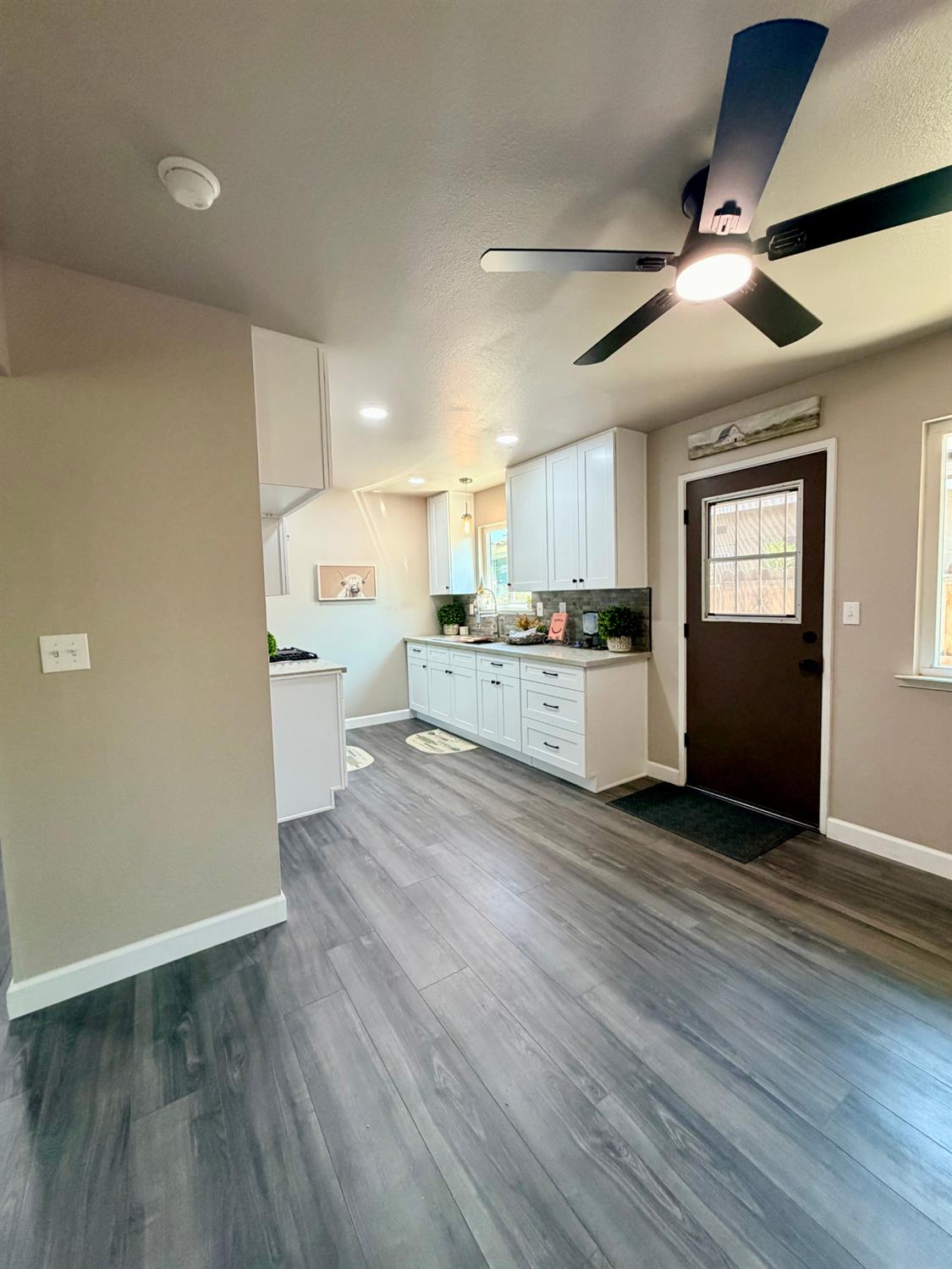 301 Mariposa St, Kingsburg, CA 93631