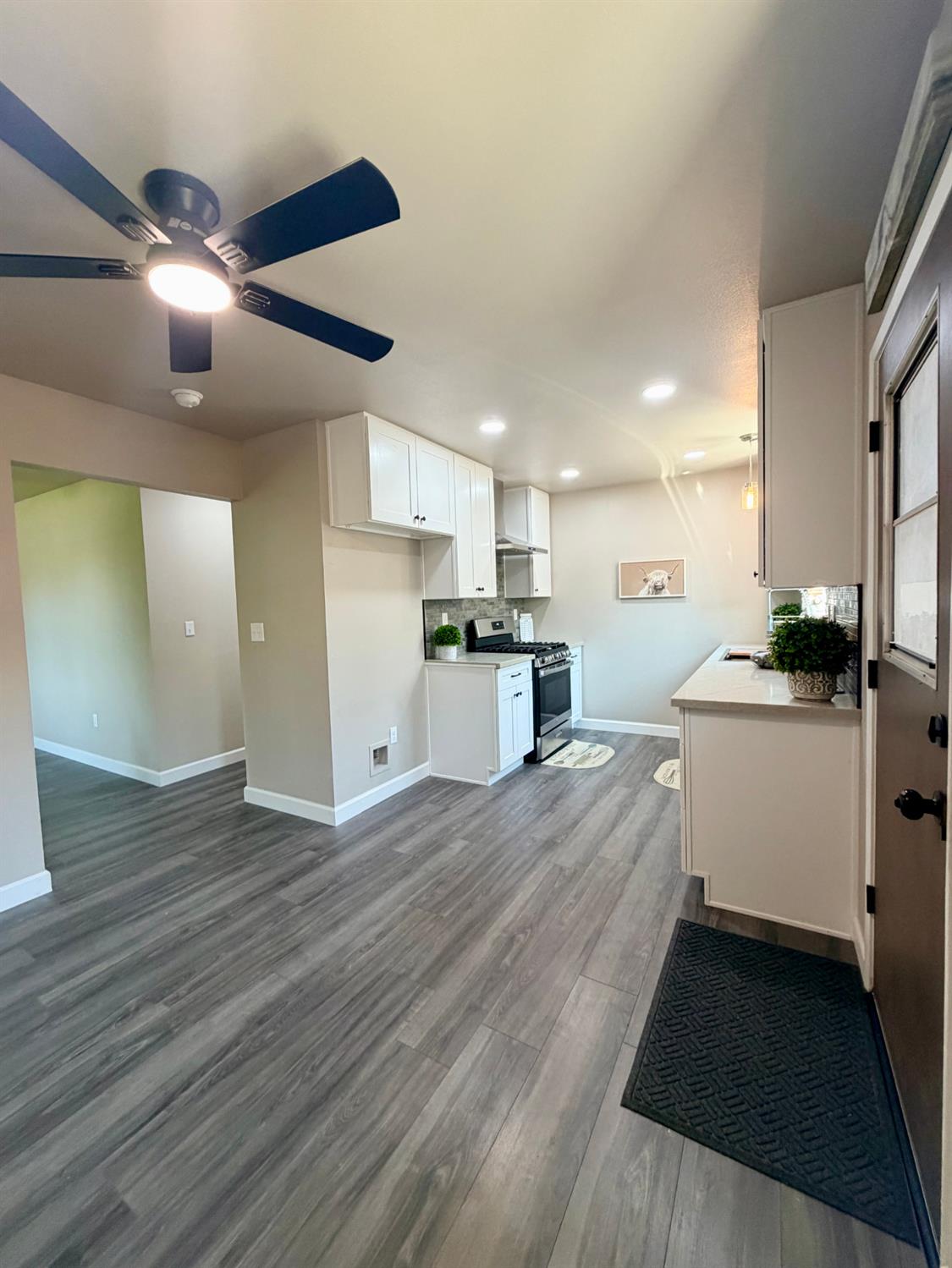 301 Mariposa St, Kingsburg, CA 93631