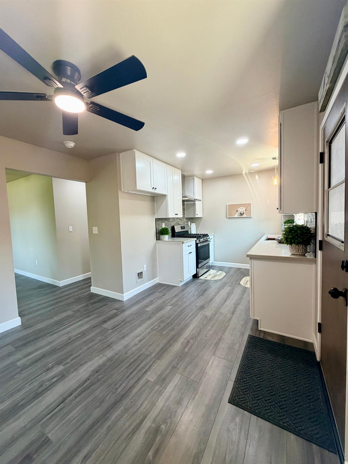 301 Mariposa St, Kingsburg, CA 93631