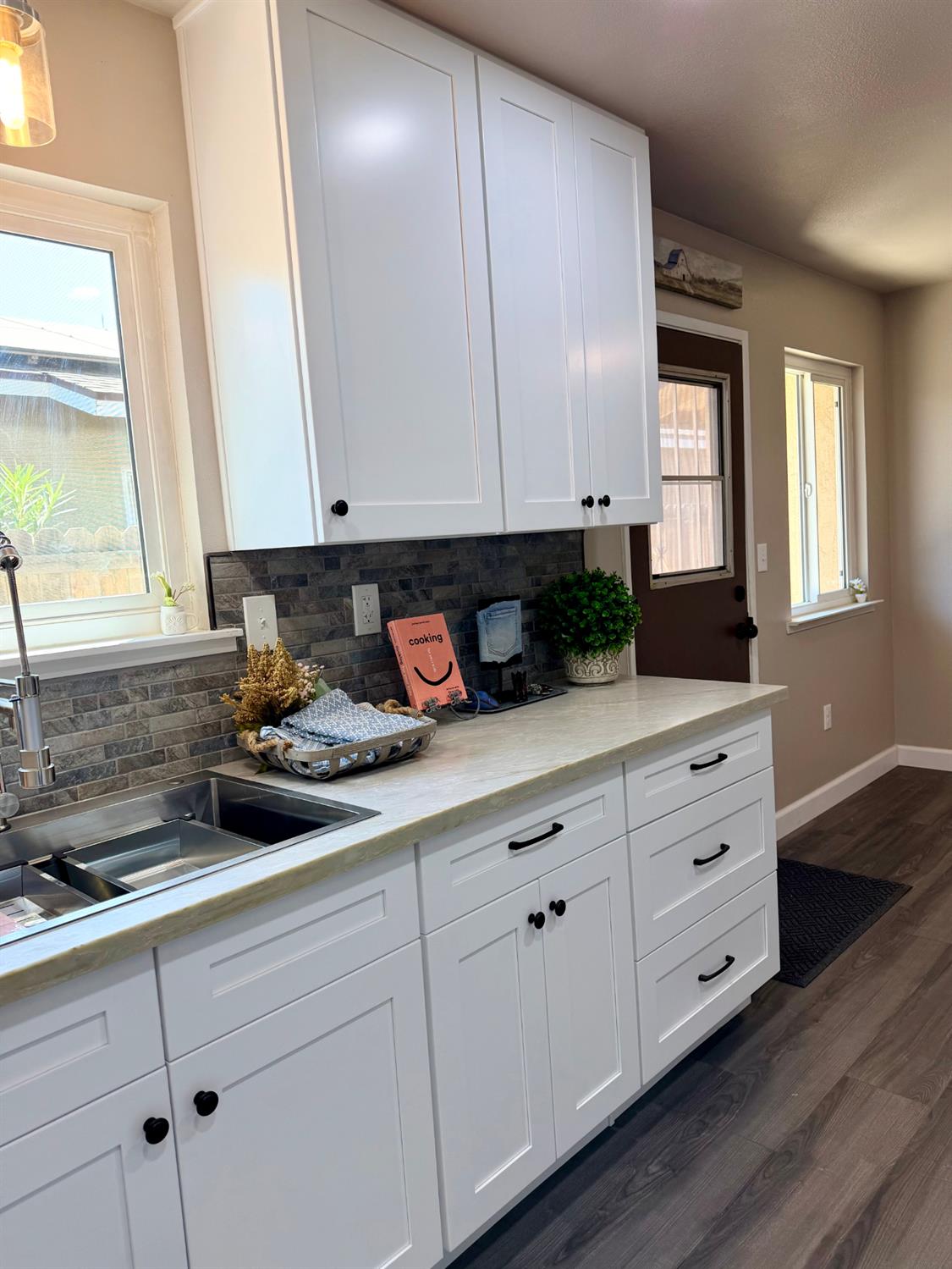 301 Mariposa St, Kingsburg, CA 93631