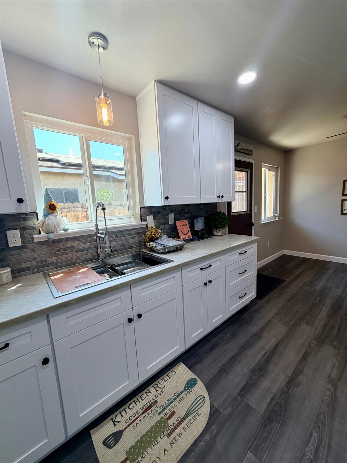 301 Mariposa St, Kingsburg, CA 93631