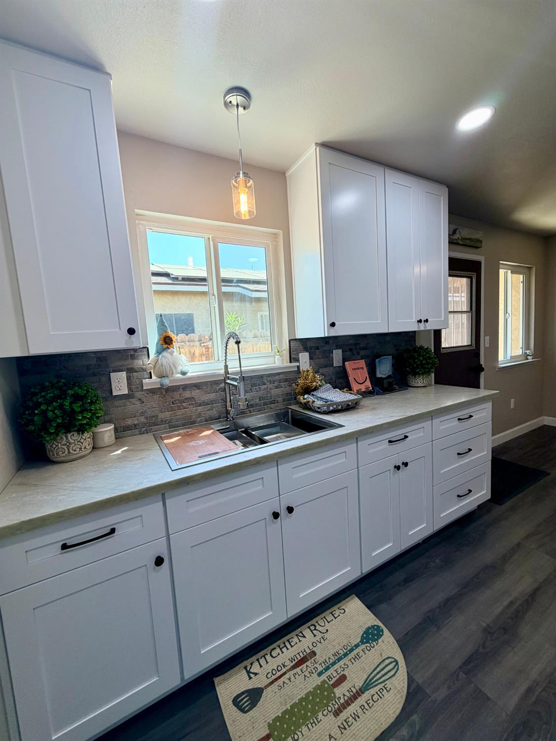 301 Mariposa St, Kingsburg, CA 93631