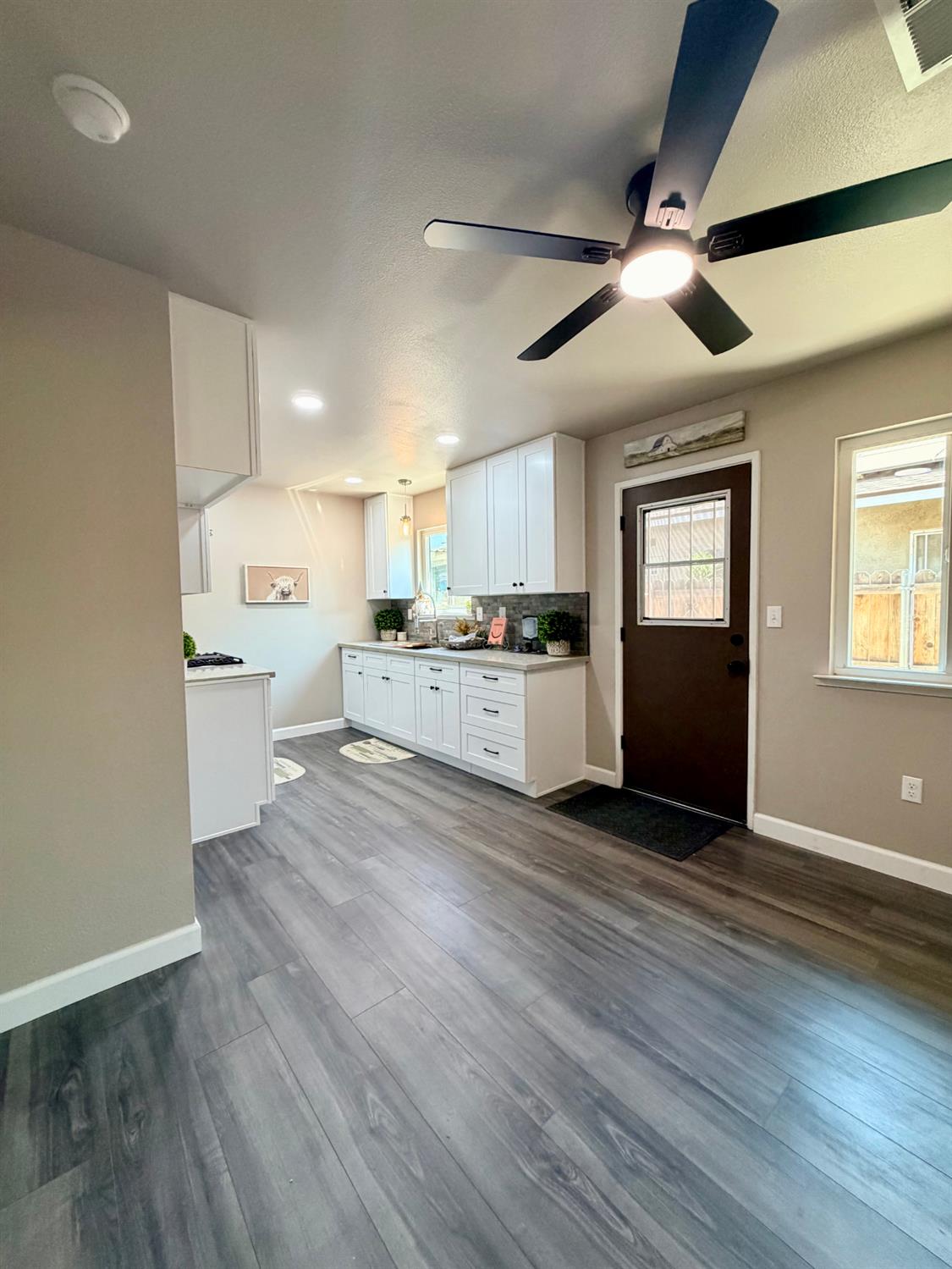 301 Mariposa St, Kingsburg, CA 93631