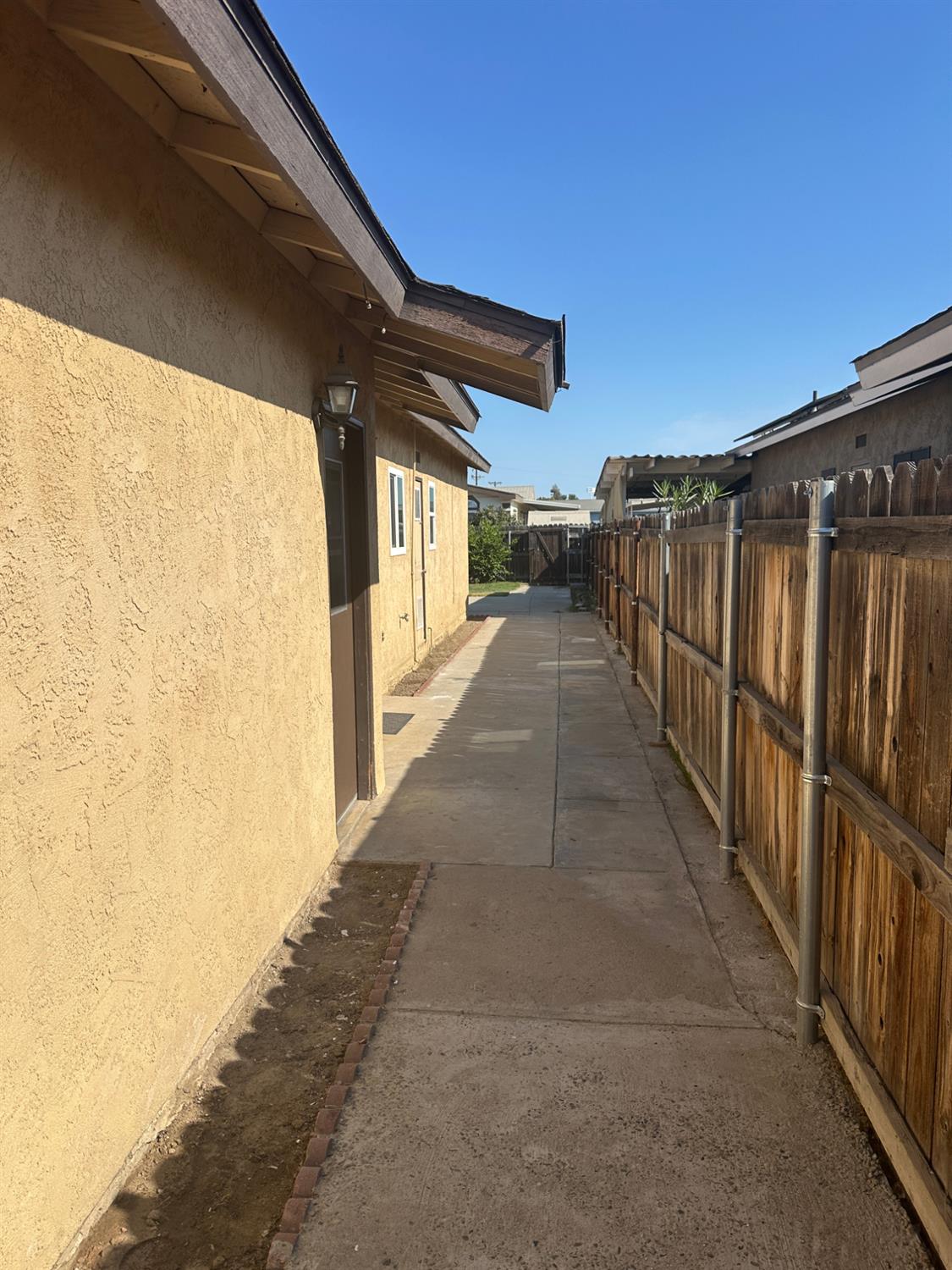 301 Mariposa St, Kingsburg, CA 93631