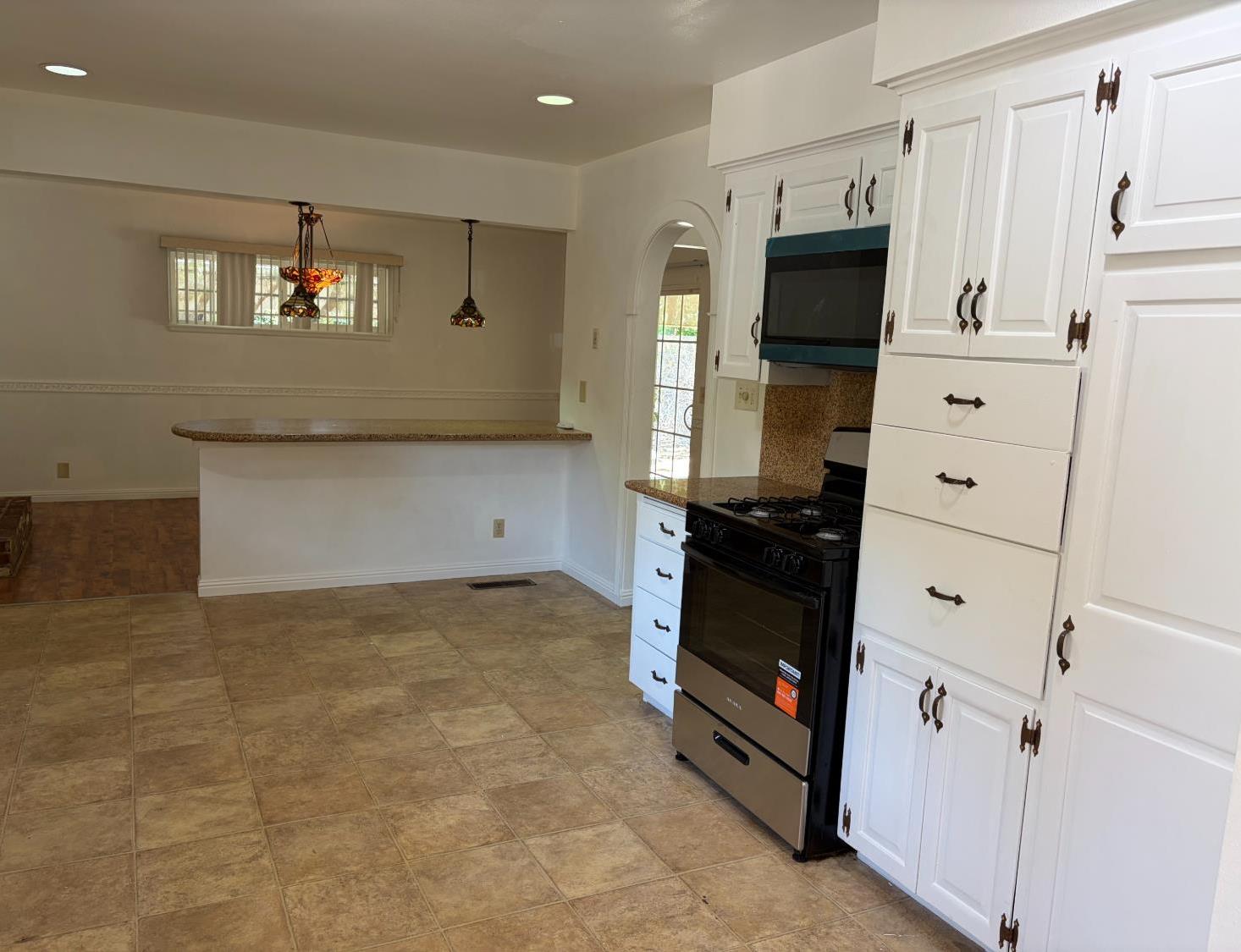 3341 E Pontiac Way, Fresno, CA 93726