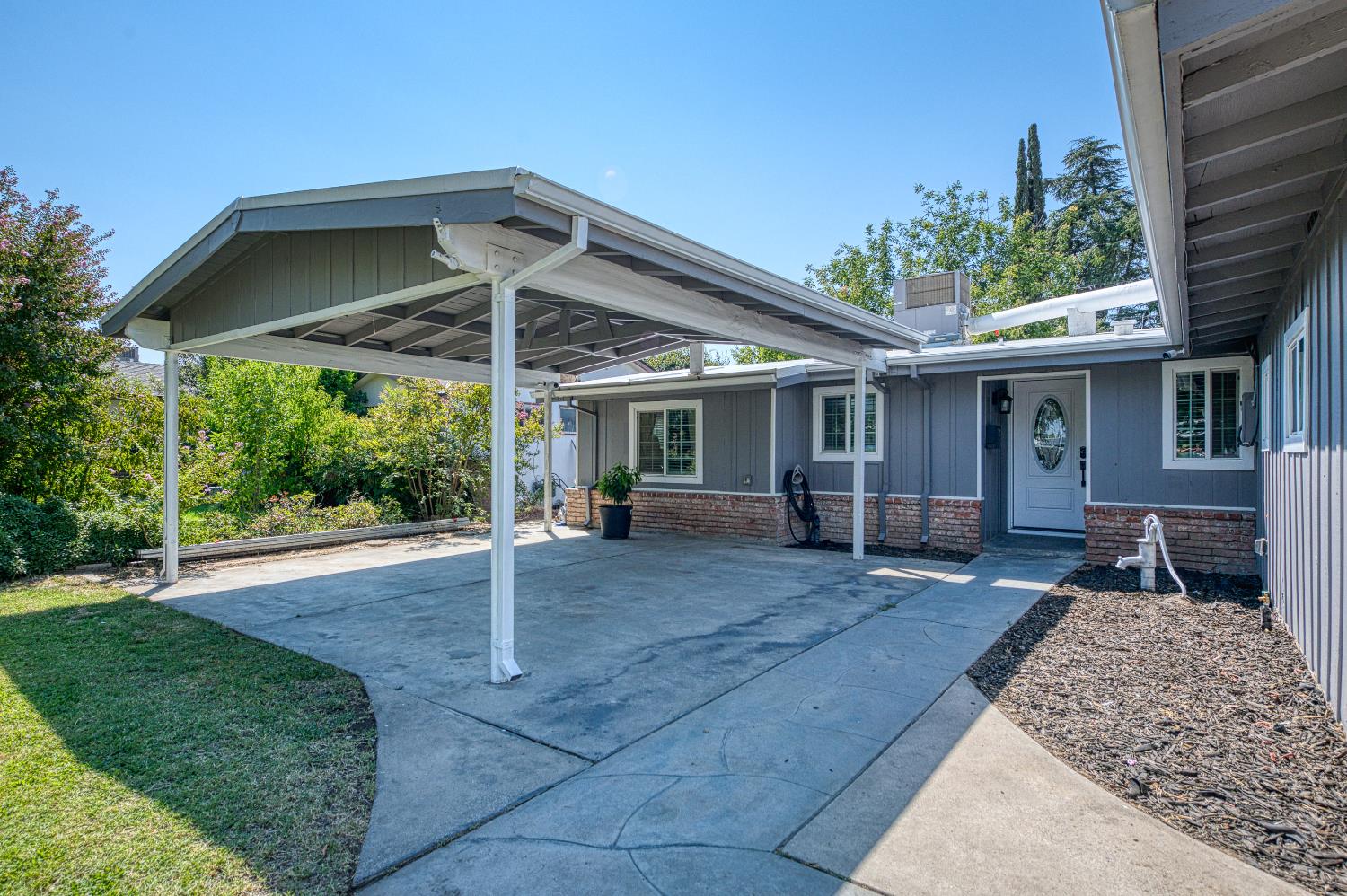 3874 E Holland Ave, Fresno, CA 93726