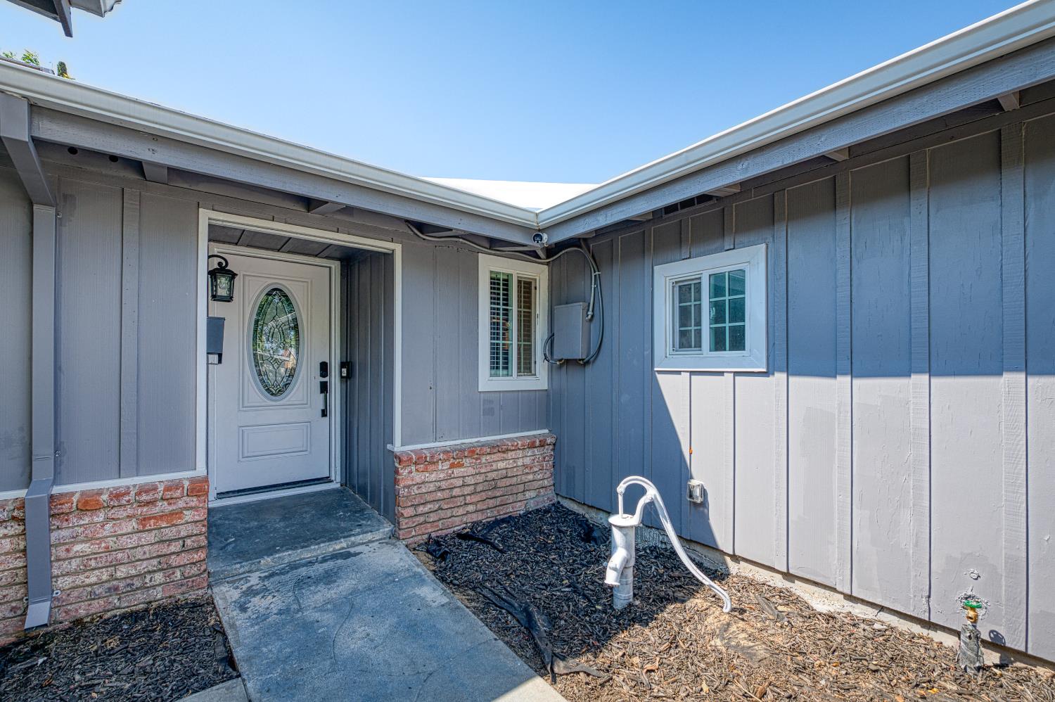 3874 E Holland Ave, Fresno, CA 93726