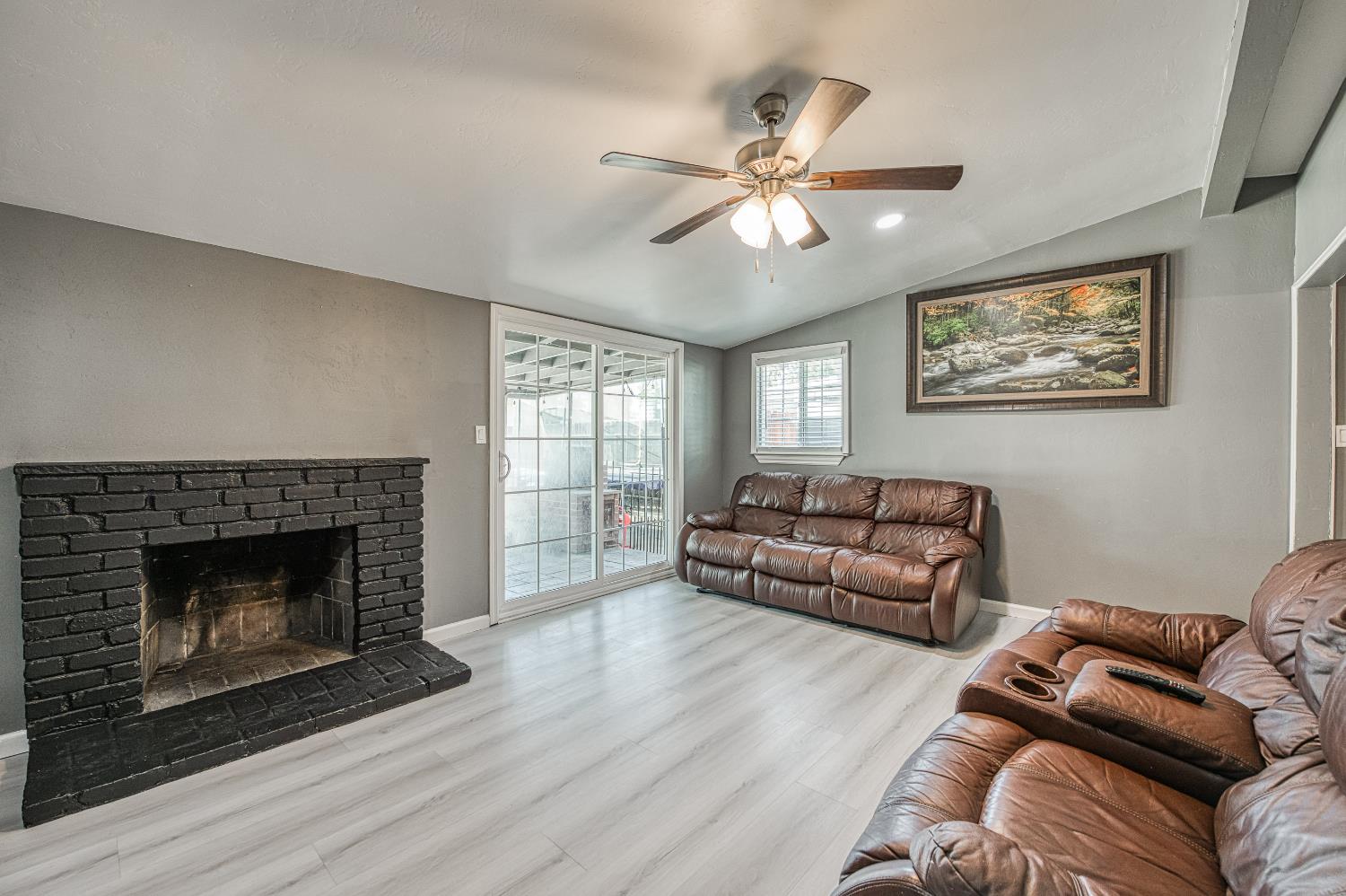 3874 E Holland Ave, Fresno, CA 93726