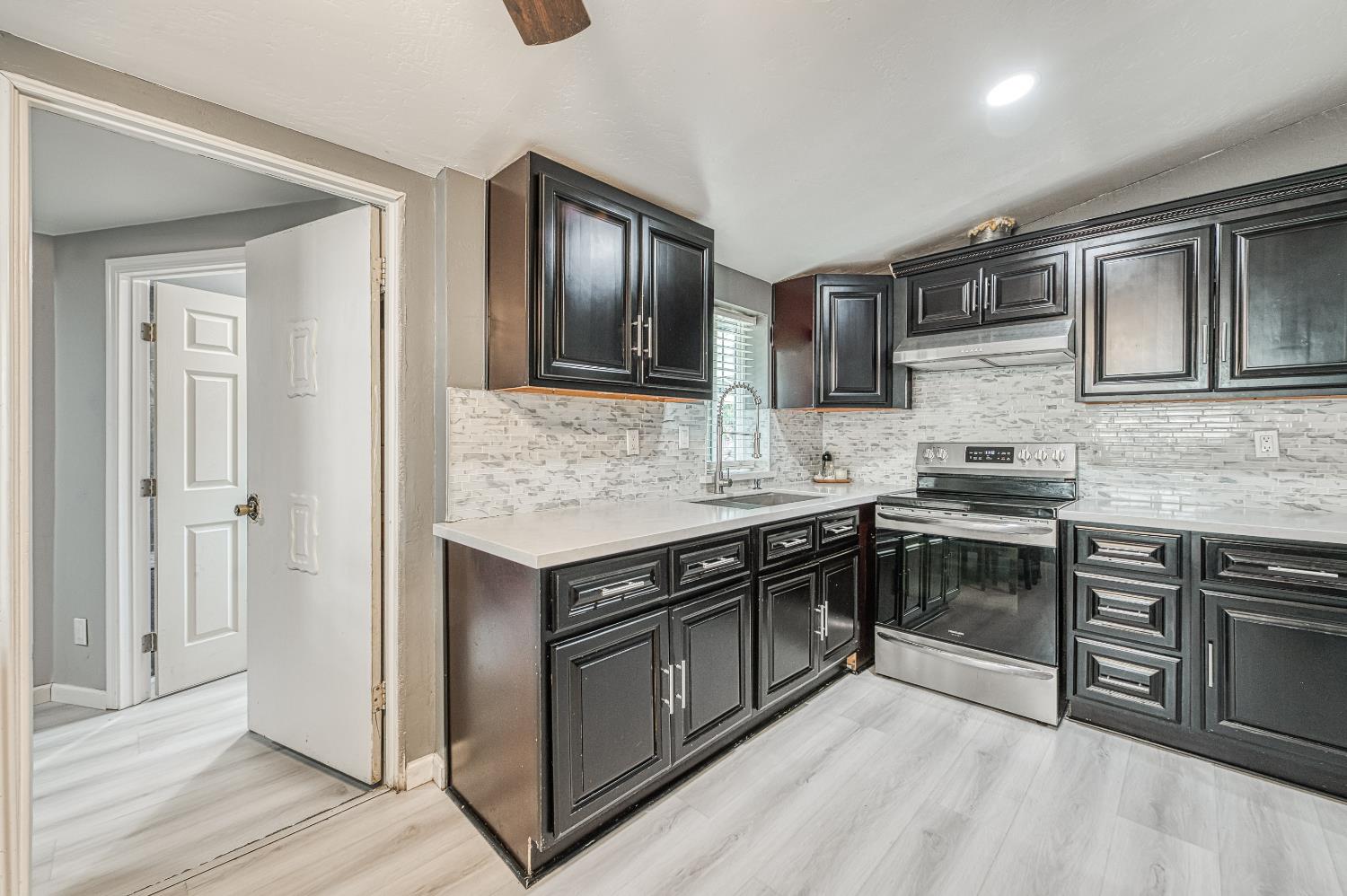 3874 E Holland Ave, Fresno, CA 93726