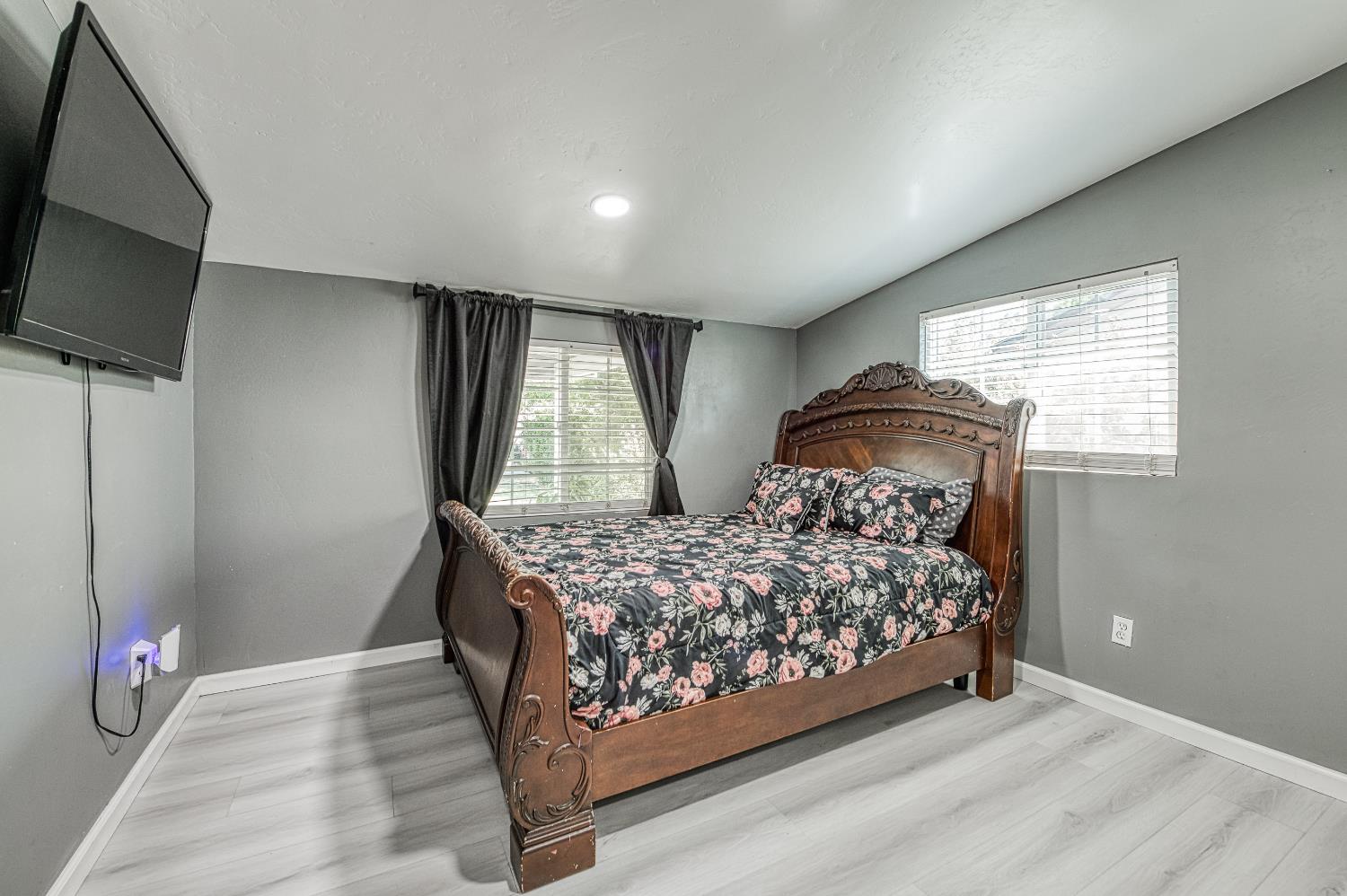 3874 E Holland Ave, Fresno, CA 93726