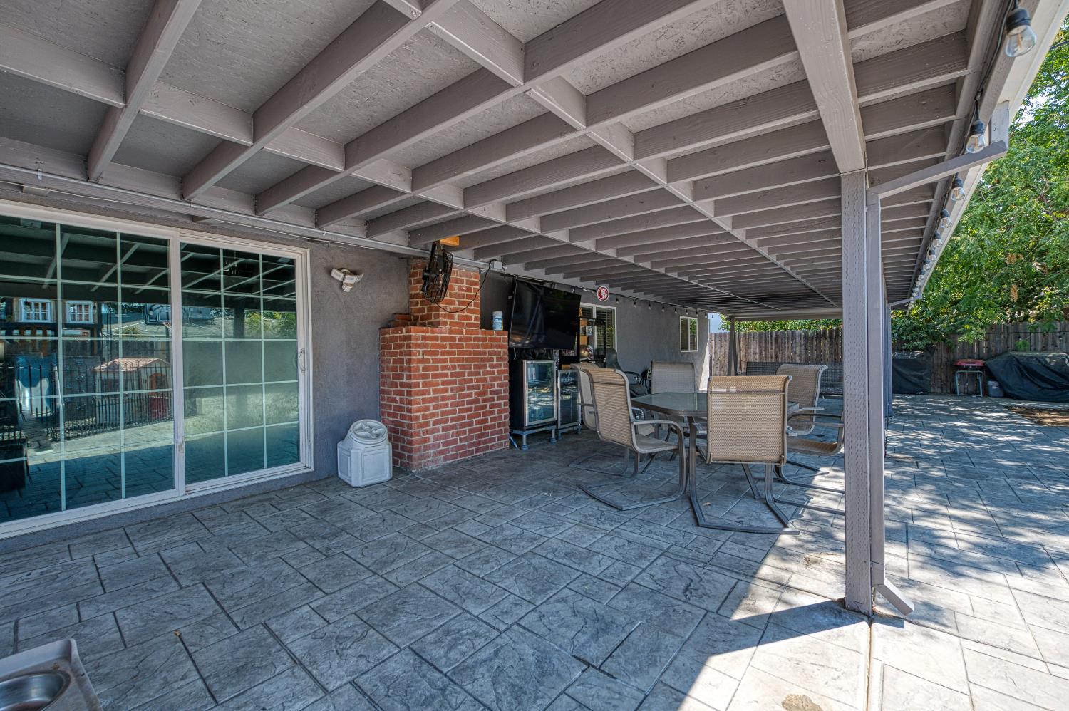 3874 E Holland Ave, Fresno, CA 93726
