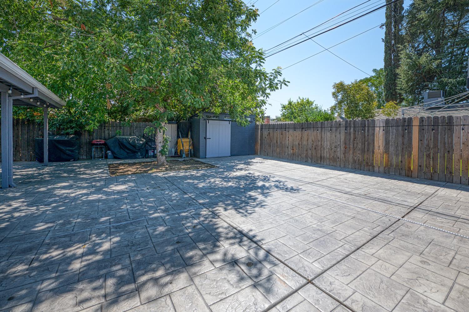 3874 E Holland Ave, Fresno, CA 93726