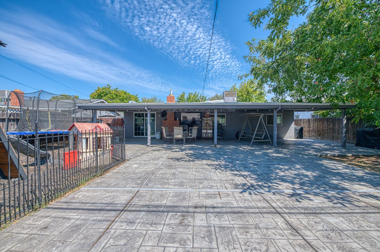 3874 E Holland Ave, Fresno, CA 93726