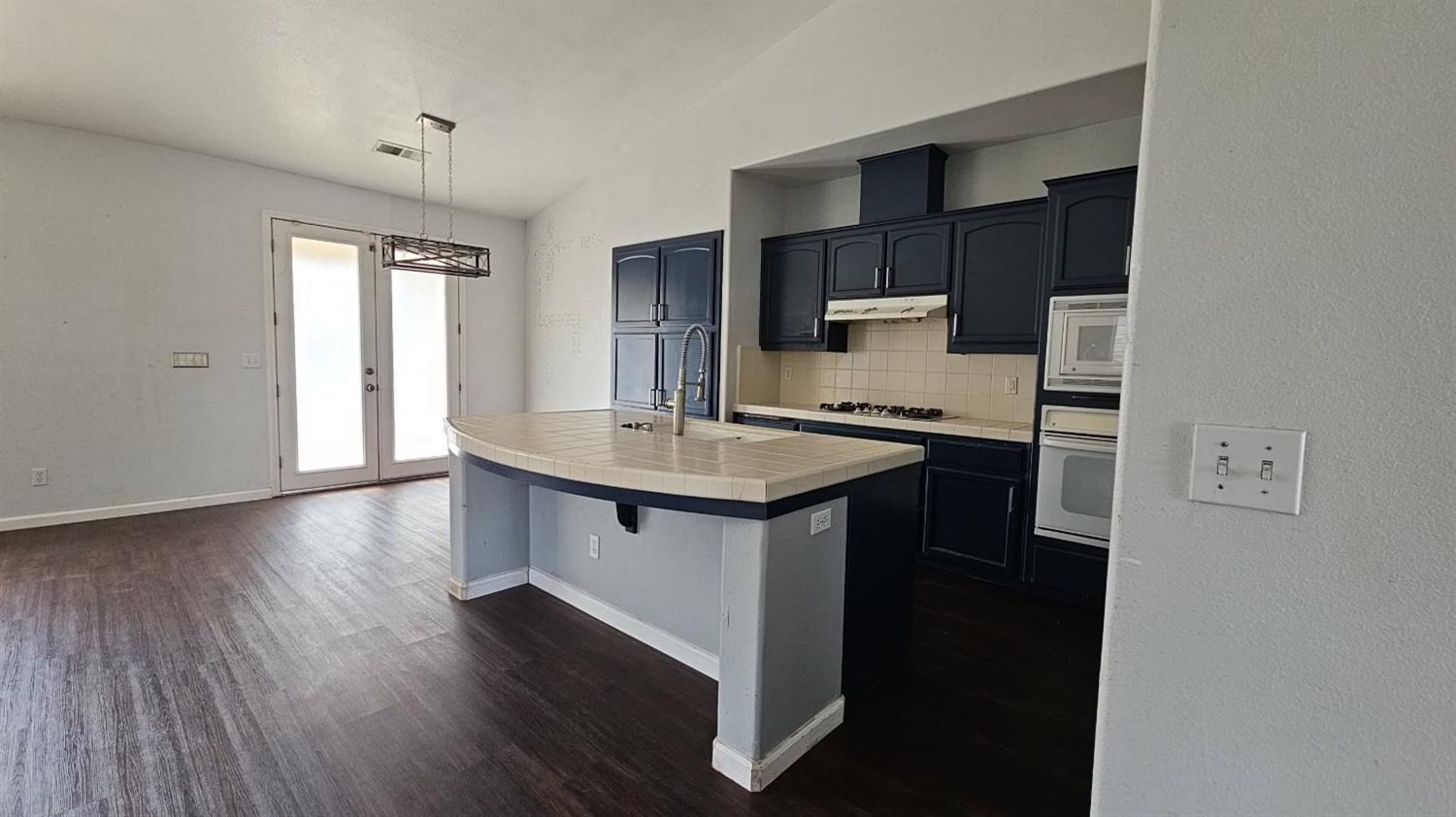 3026 Sage Ct, Hanford, CA 93230